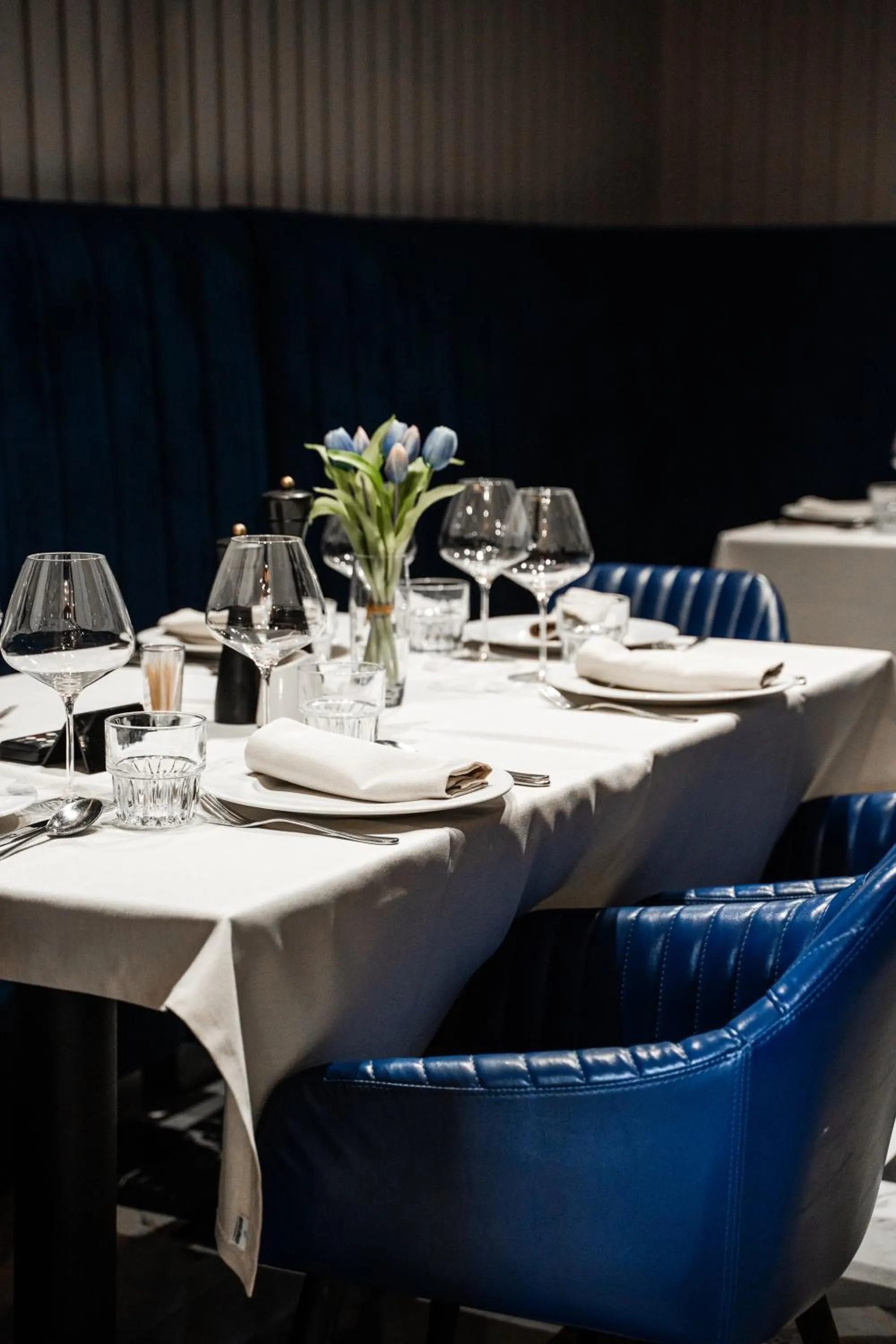 Restaurant/places to eat in Demi Hotel