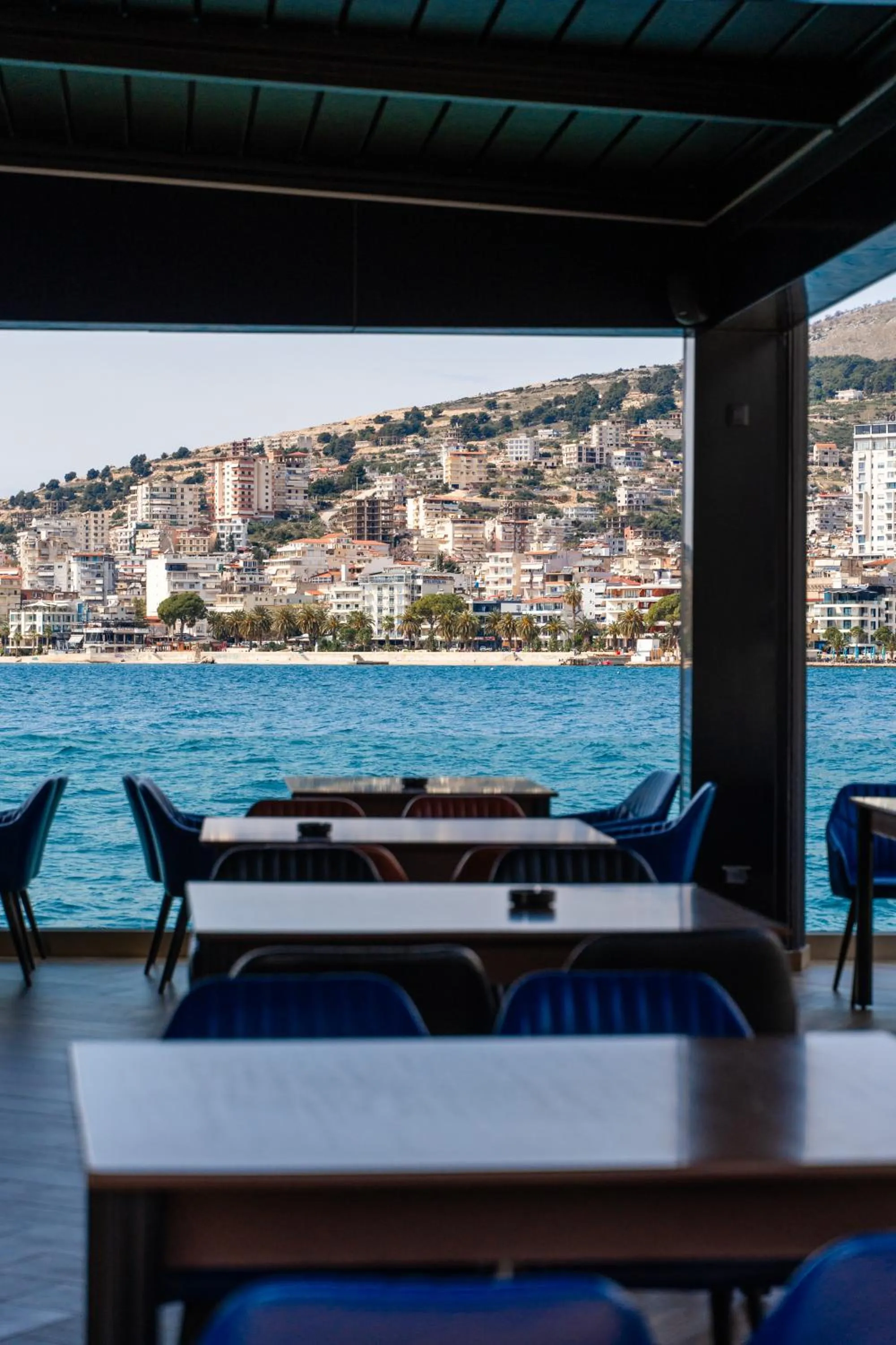 Restaurant/places to eat in Demi Hotel