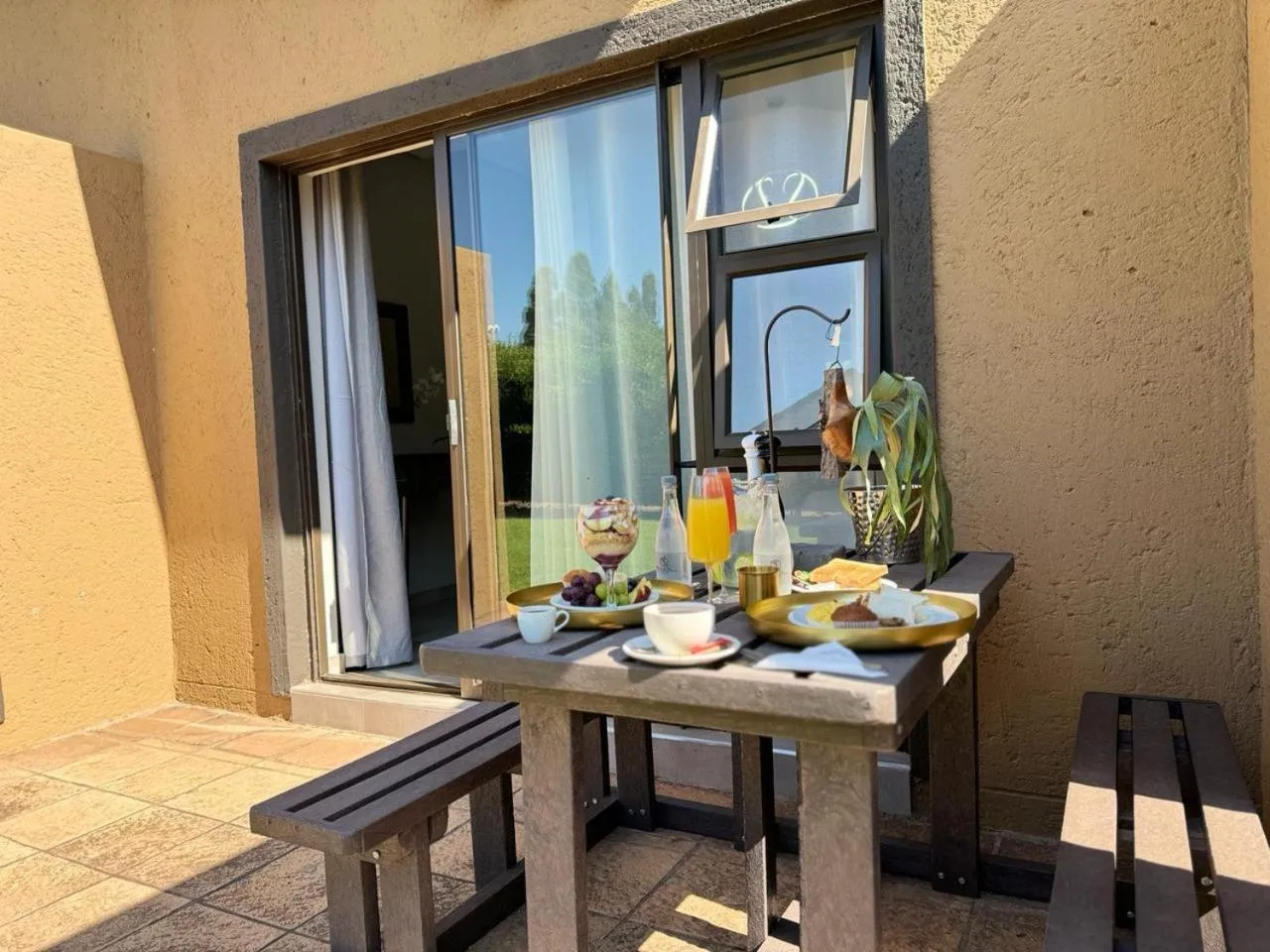 Property building in Manor Hills Guest Lodge