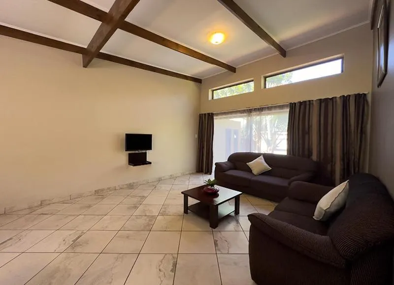 TV and multimedia in Manor Hills Guest Lodge