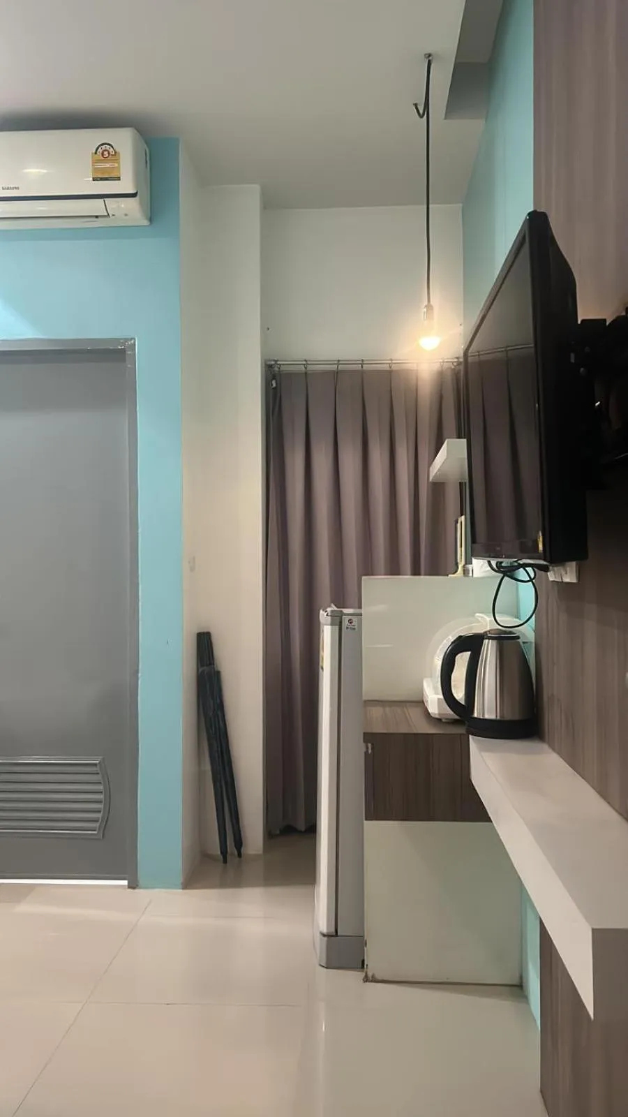 TV and multimedia in Hotel The Journey Patong New