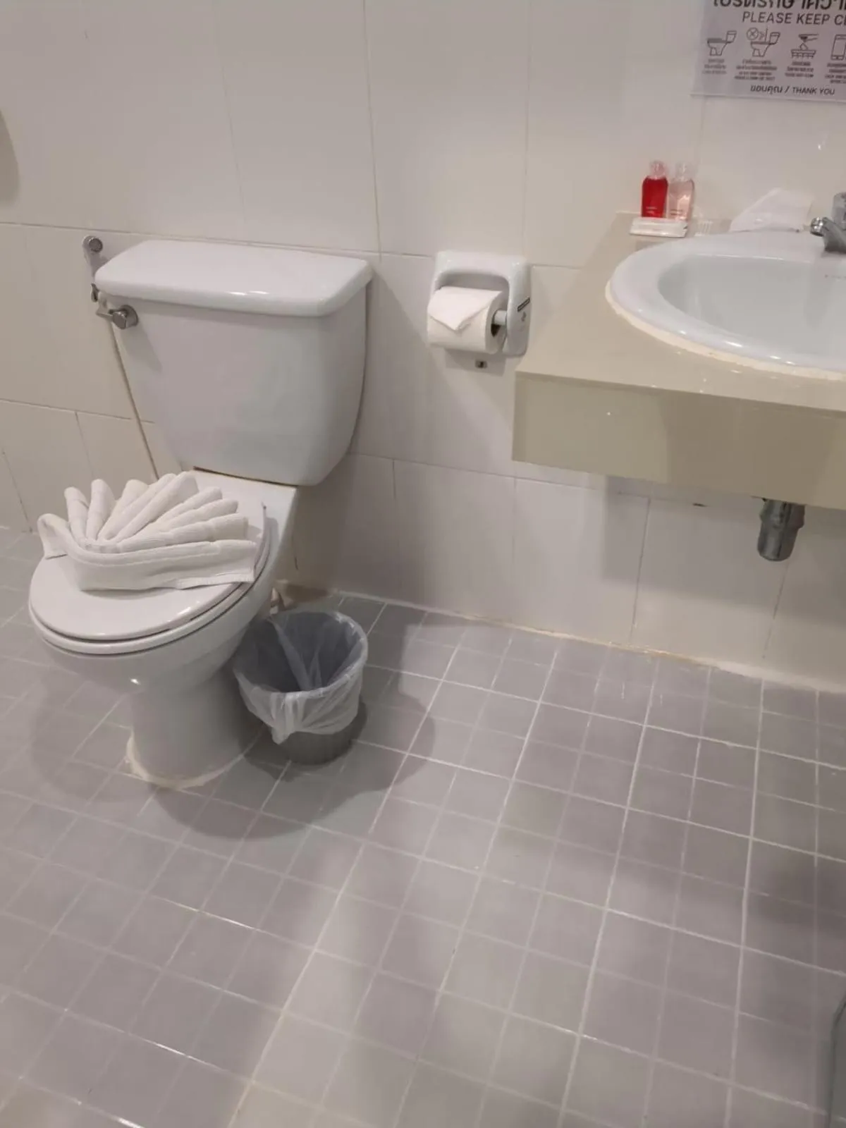 Toilet in Hotel The Journey Patong New