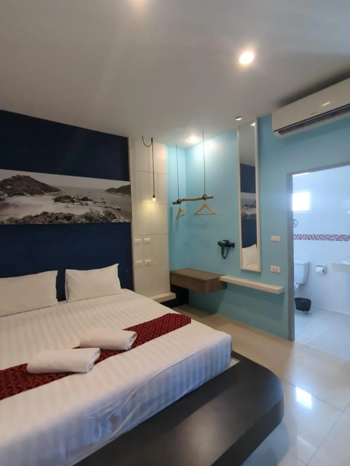 Bedroom, Bed in Hotel The Journey Patong New