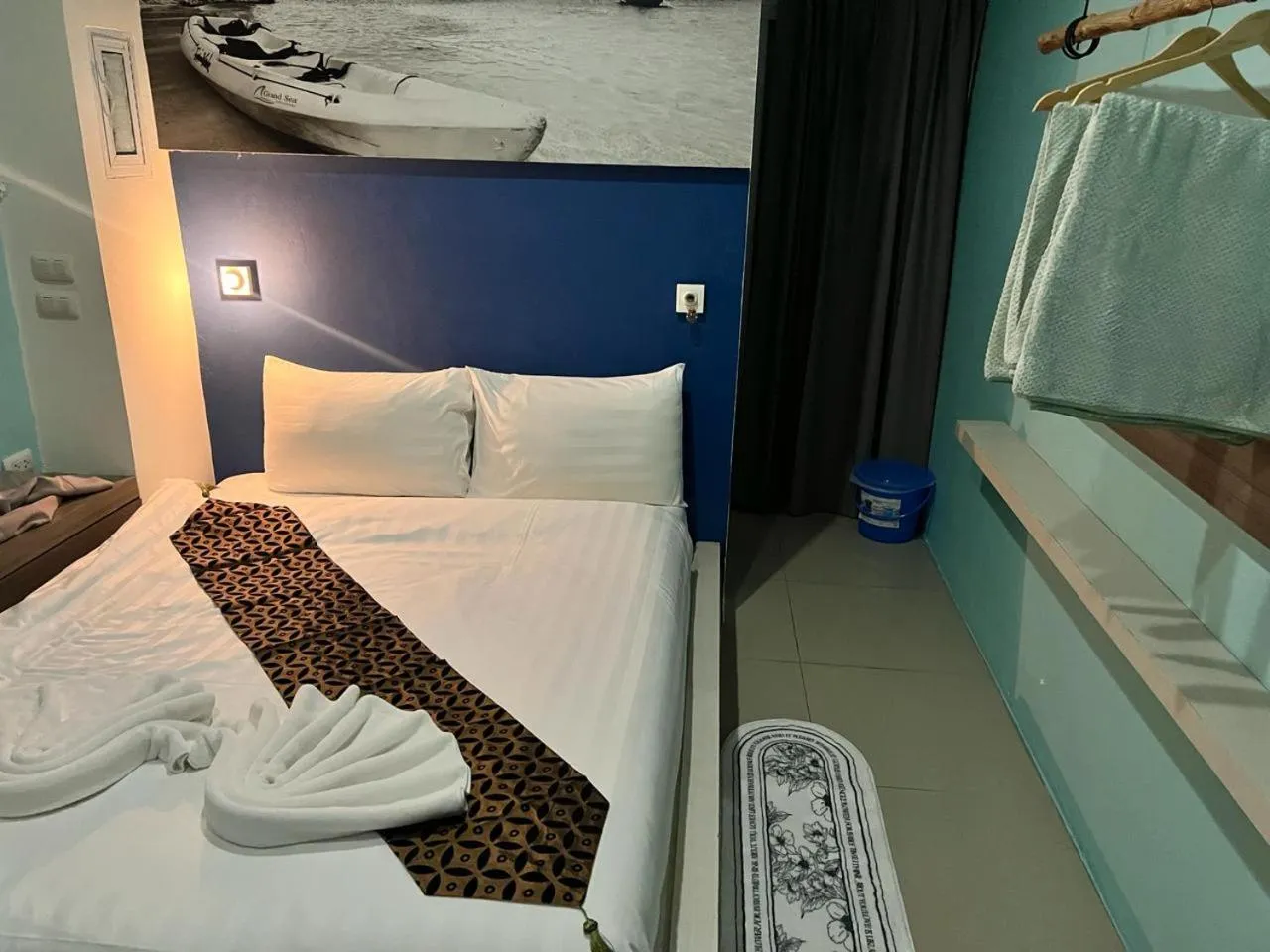 Photo of the whole room, Bed in Hotel The Journey Patong New