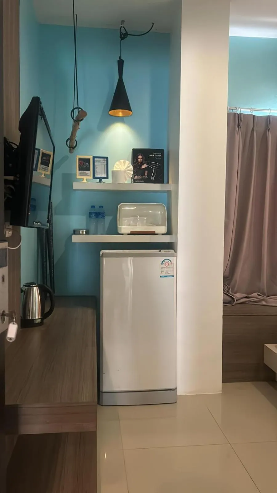 Kitchen or kitchenette in Hotel The Journey Patong New