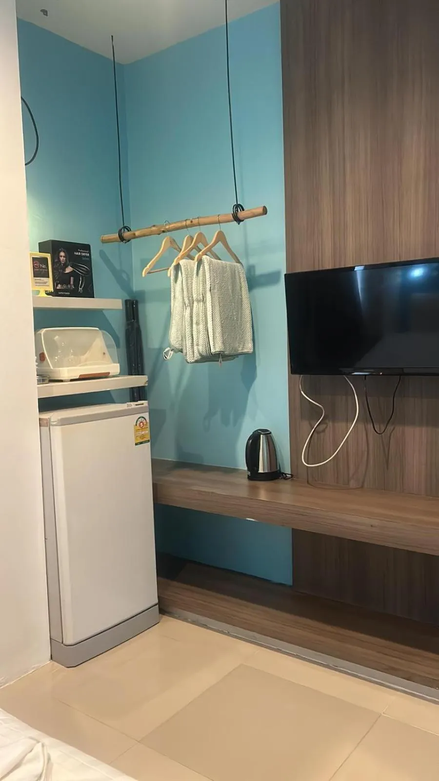 Kitchen or kitchenette in Hotel The Journey Patong New