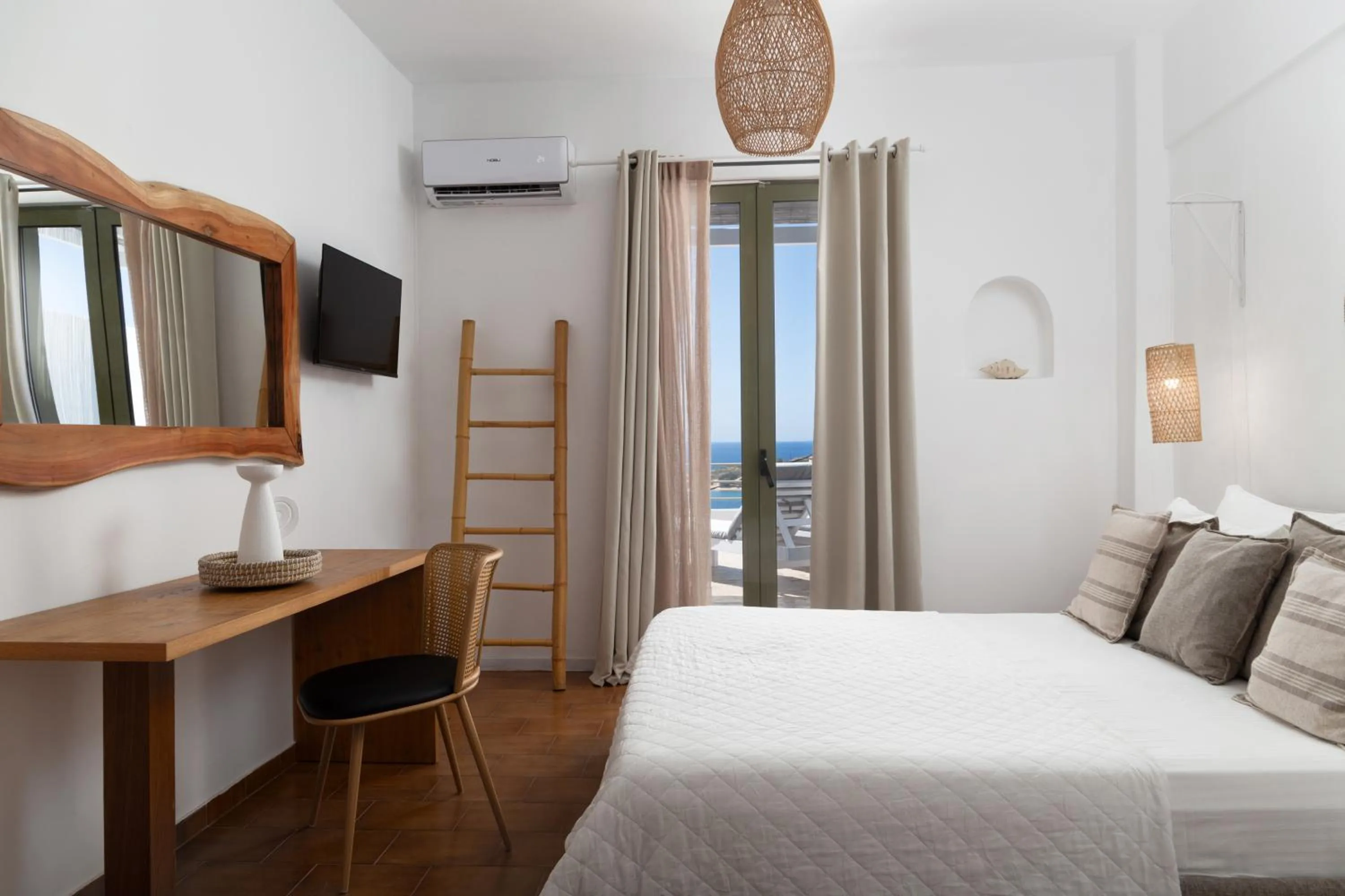 Bed in Villa Fiamegou Andros