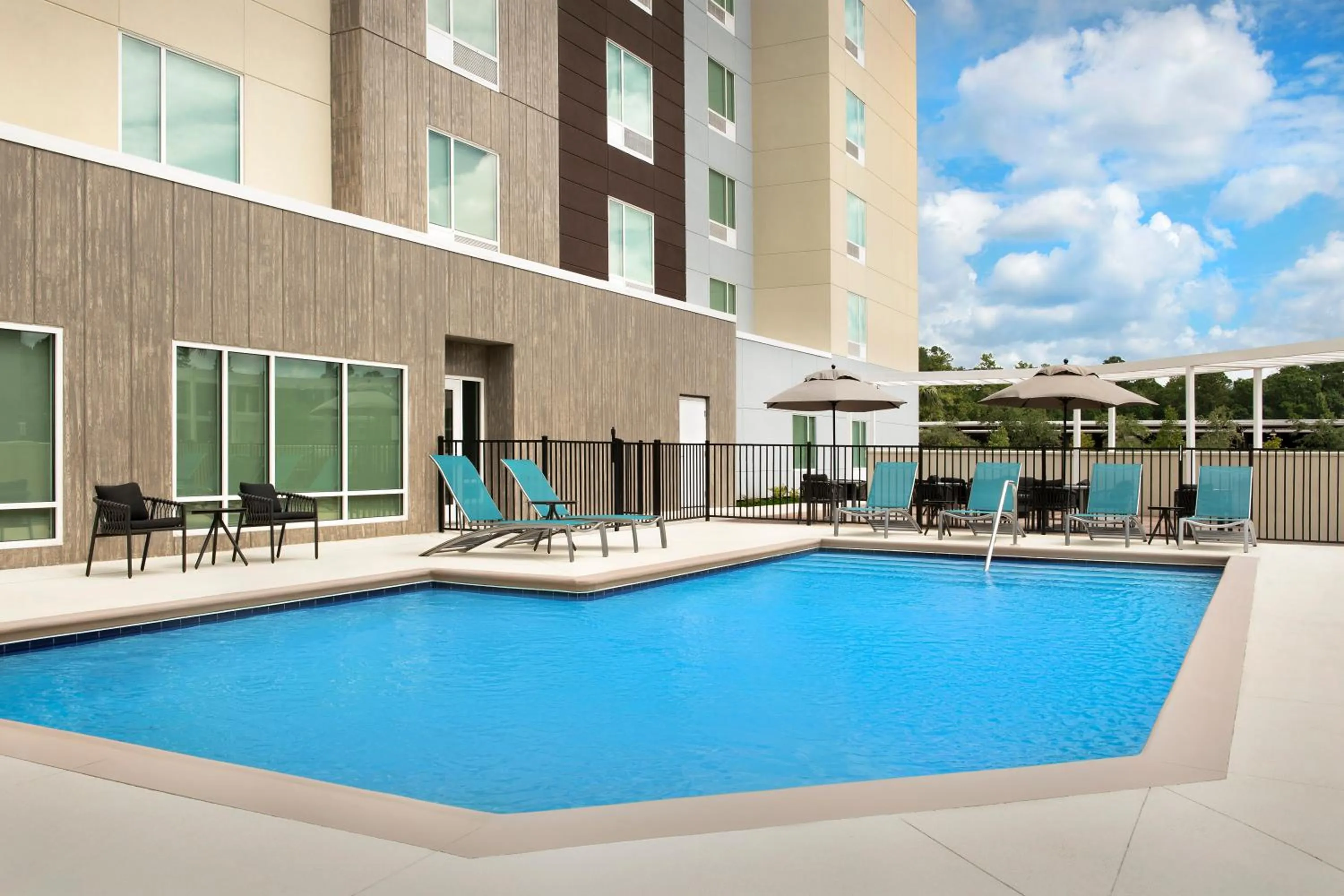 Property building in TownePlace Suites Jacksonville Airport