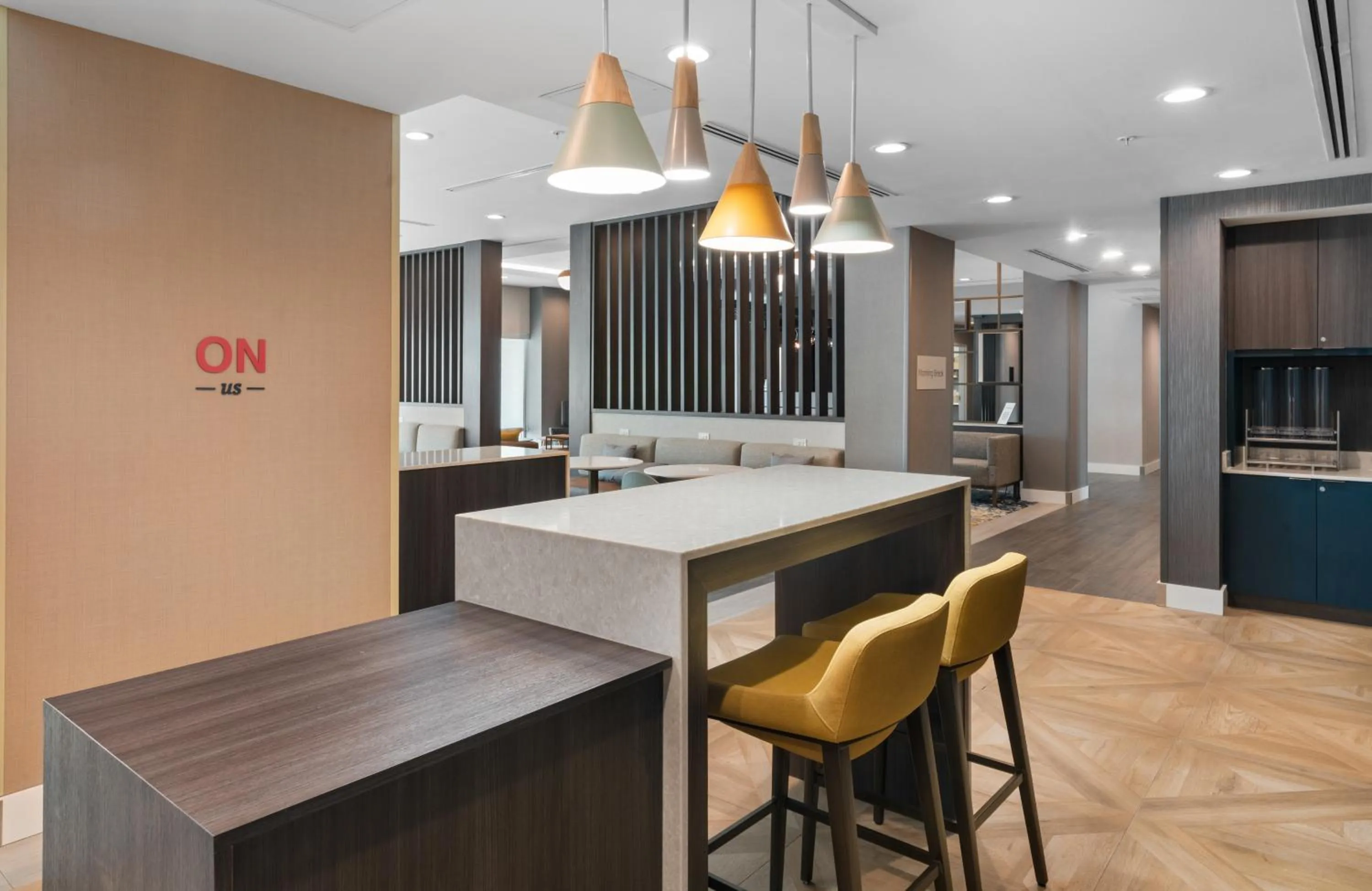 Dining area in TownePlace Suites Jacksonville Airport