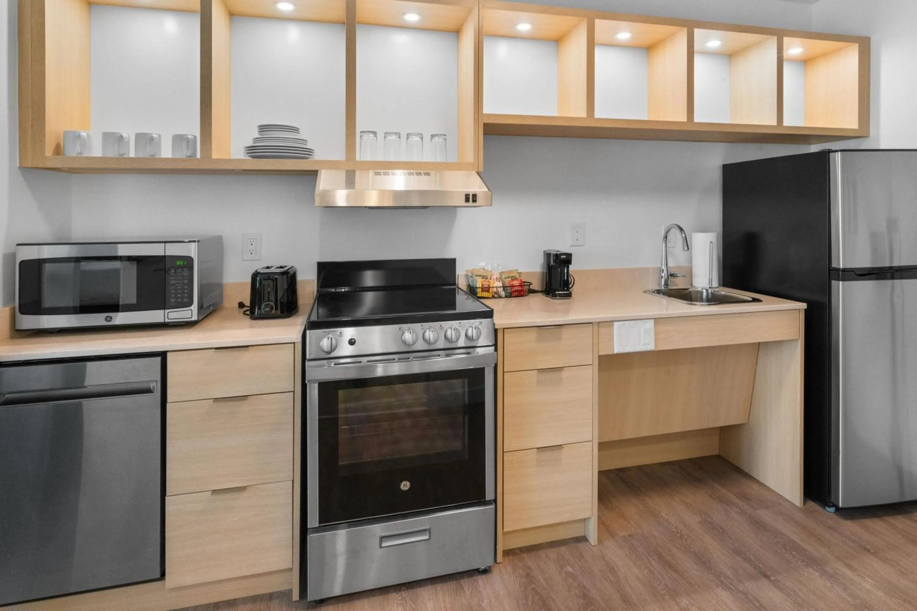 Kitchen or kitchenette in TownePlace Suites Jacksonville Airport