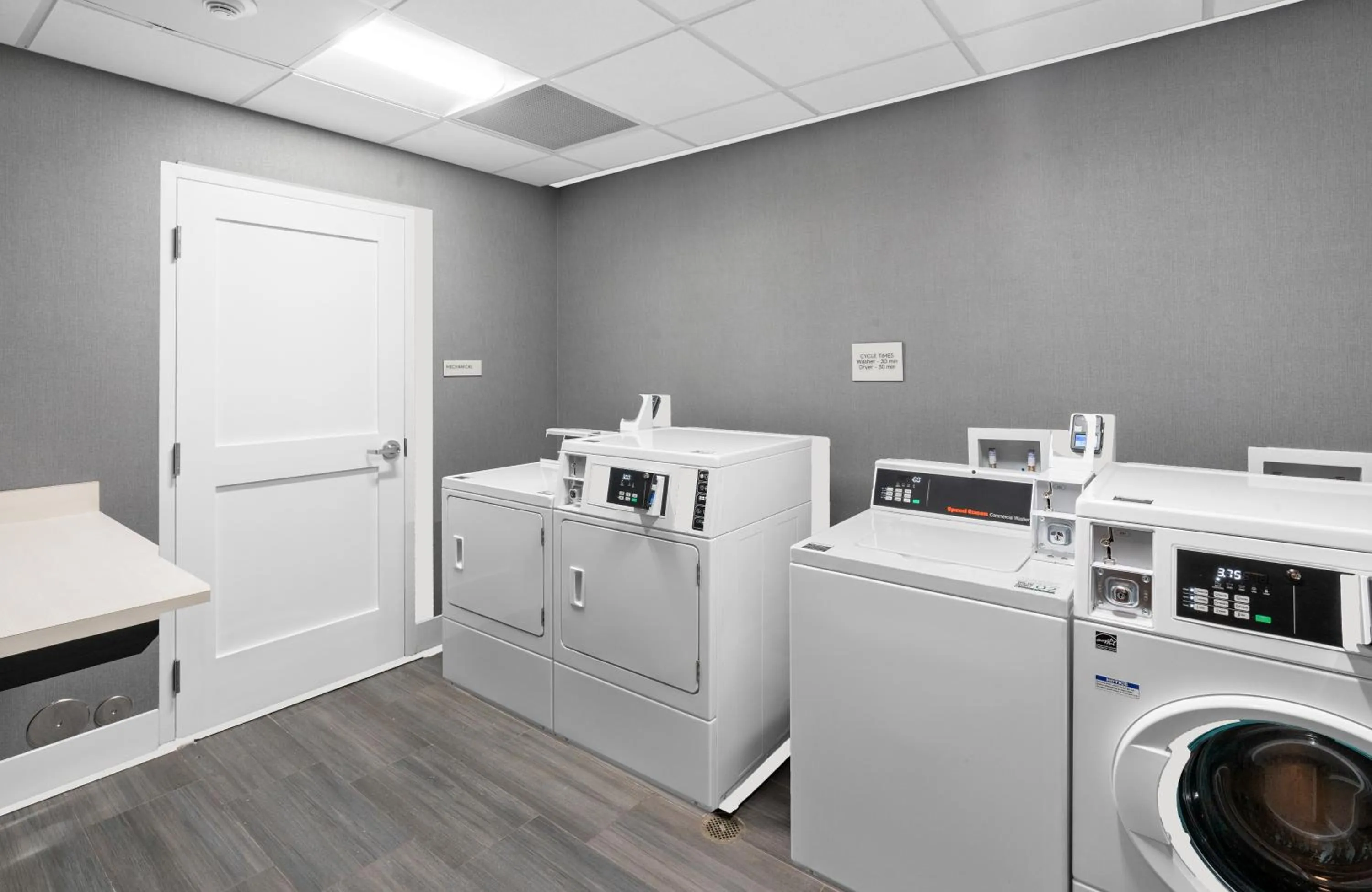 washing machine in TownePlace Suites Jacksonville Airport