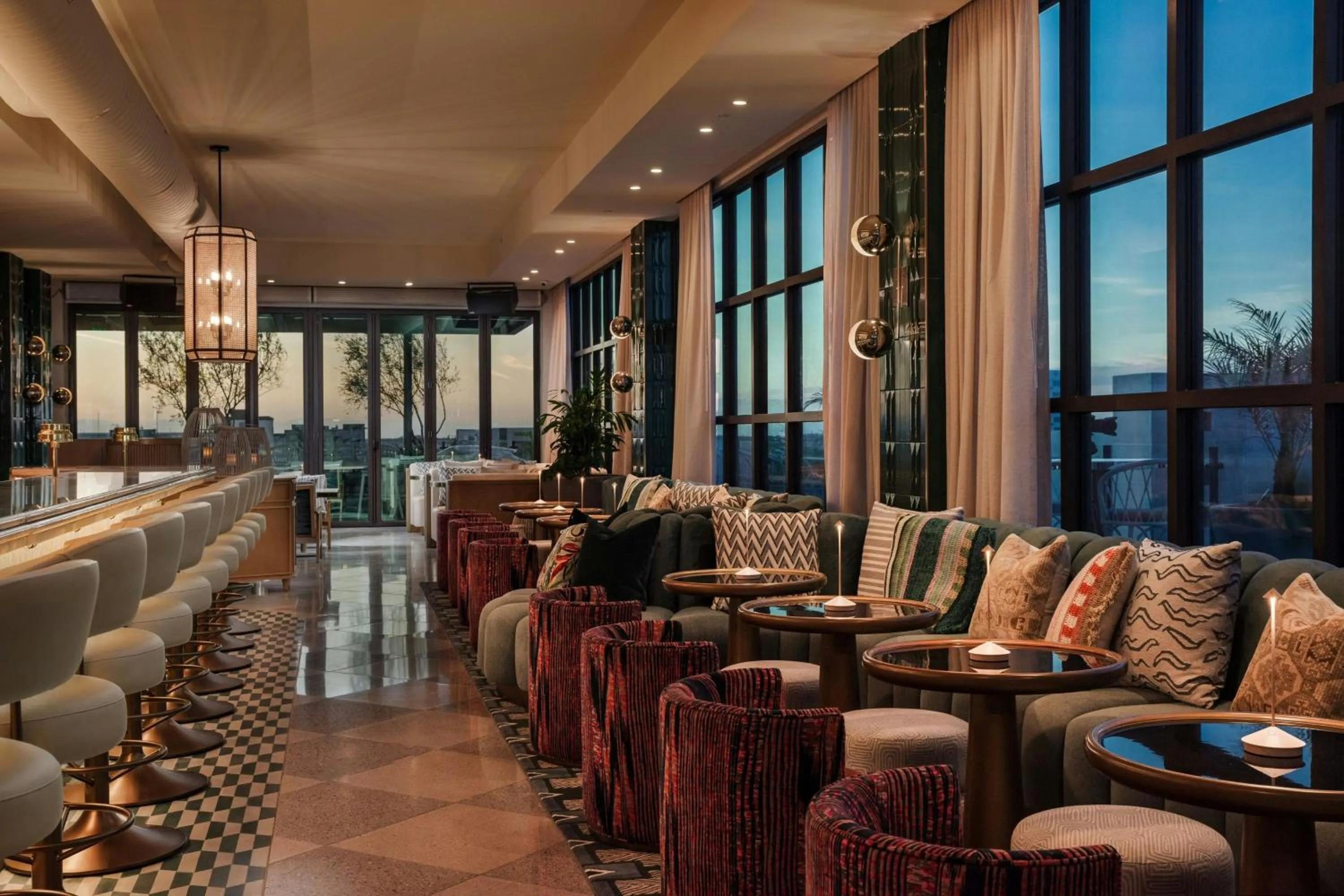 Lounge or bar in Moxy St. Petersburg Downtown