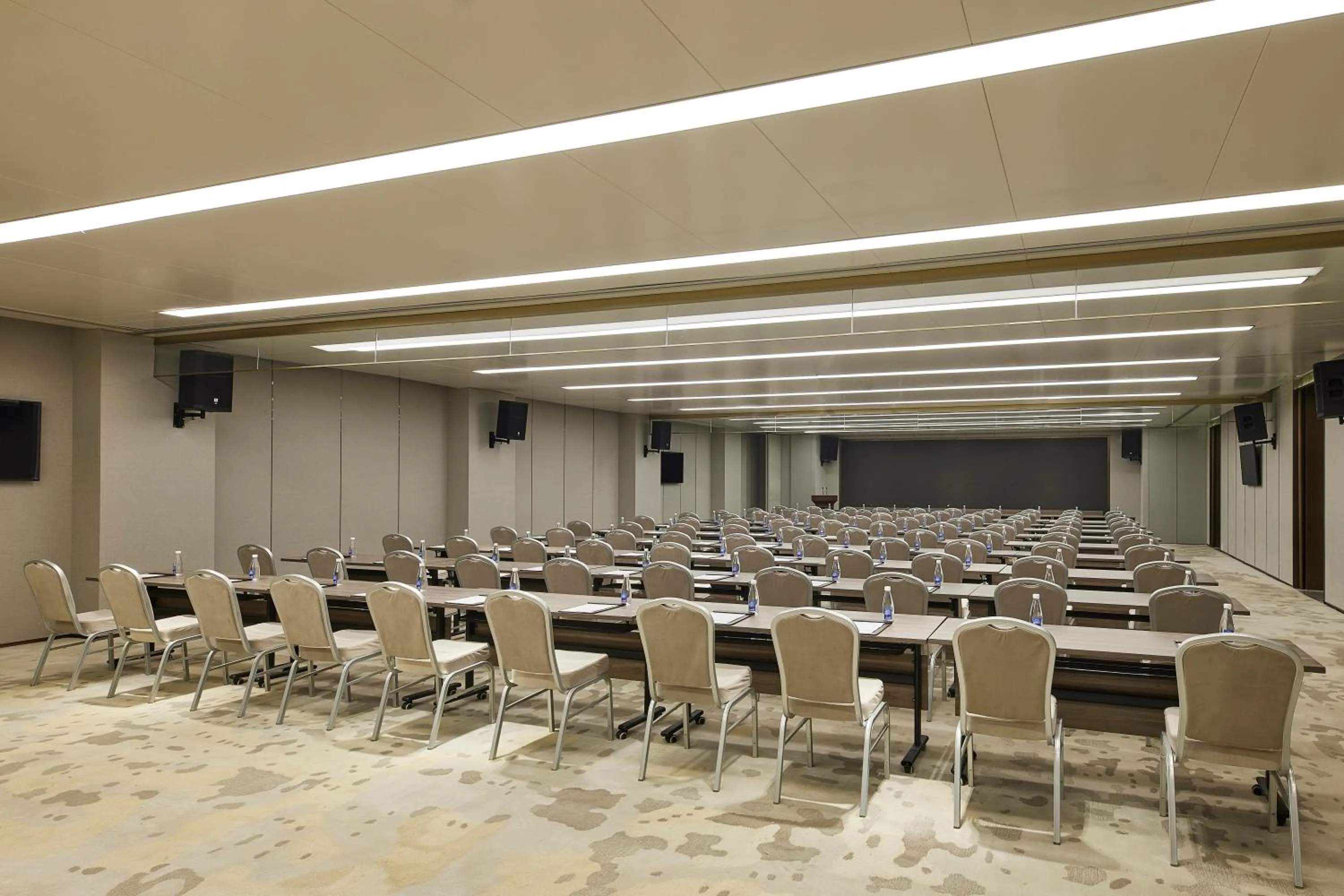 Meeting/conference room in Four Points by Sheraton Xi’an High-Tech Zone