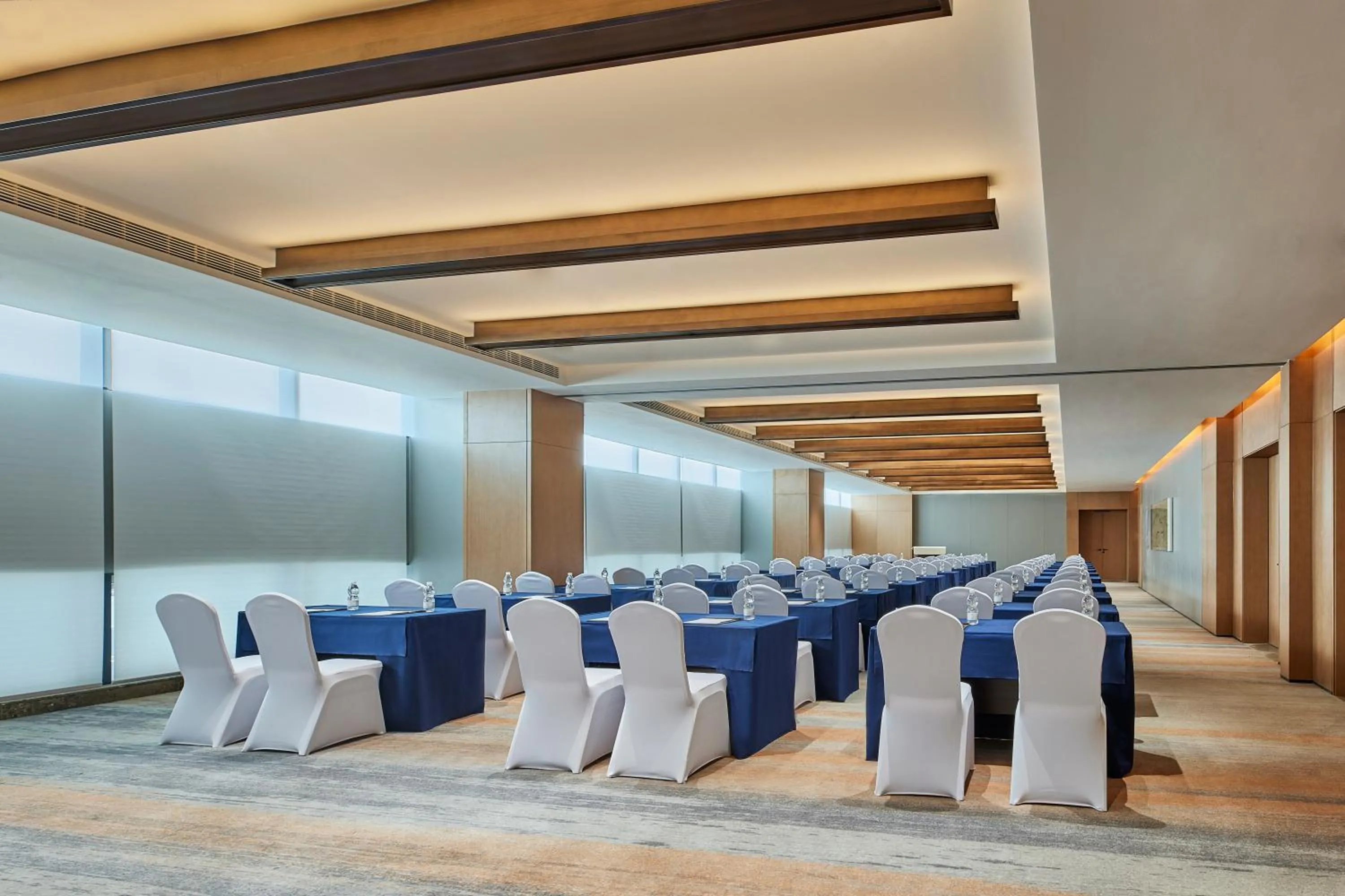Meeting/conference room in Four Points by Sheraton Xi’an High-Tech Zone