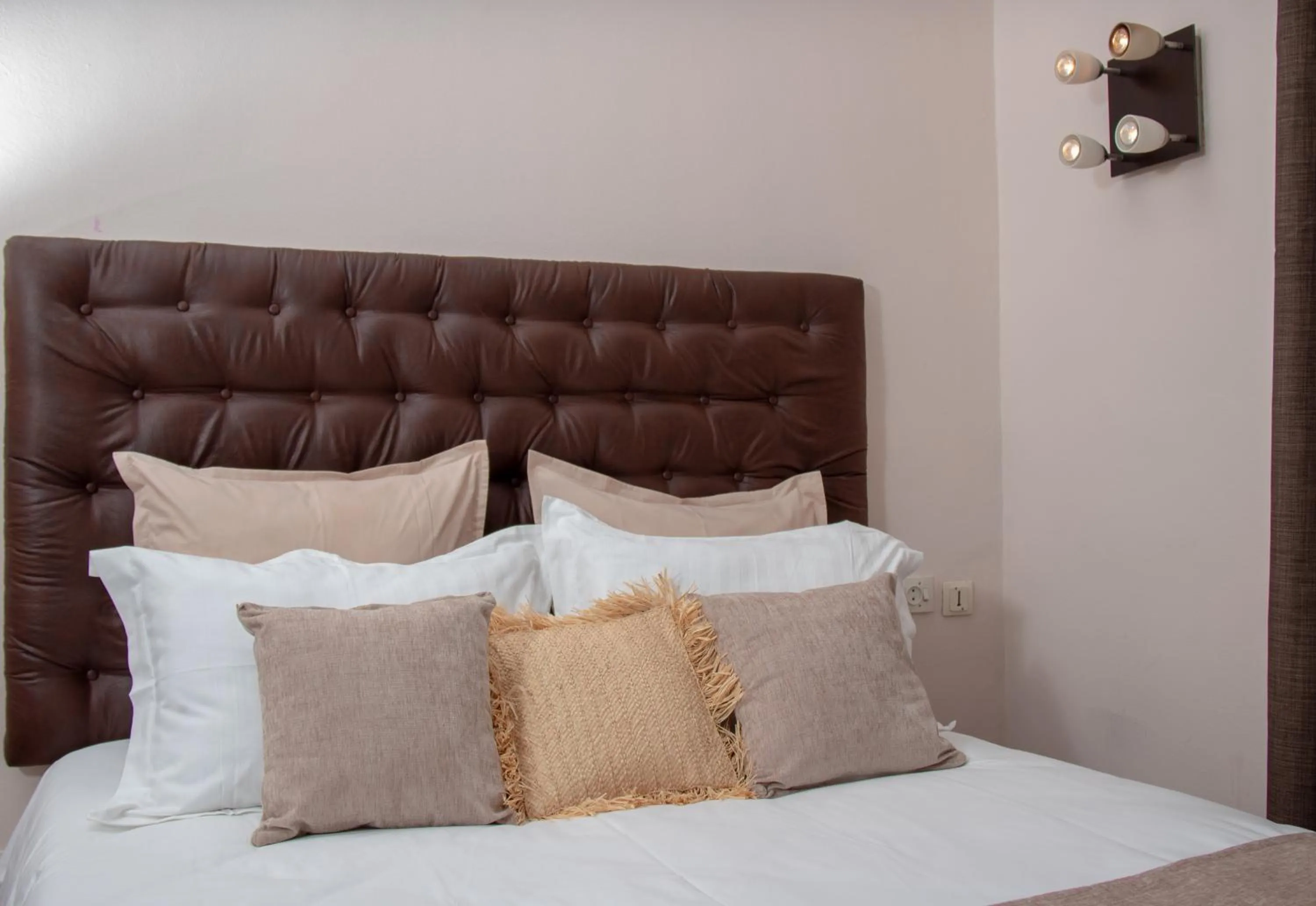 Bed in Hôtel Les 12 Collines, Ivato Aéroport