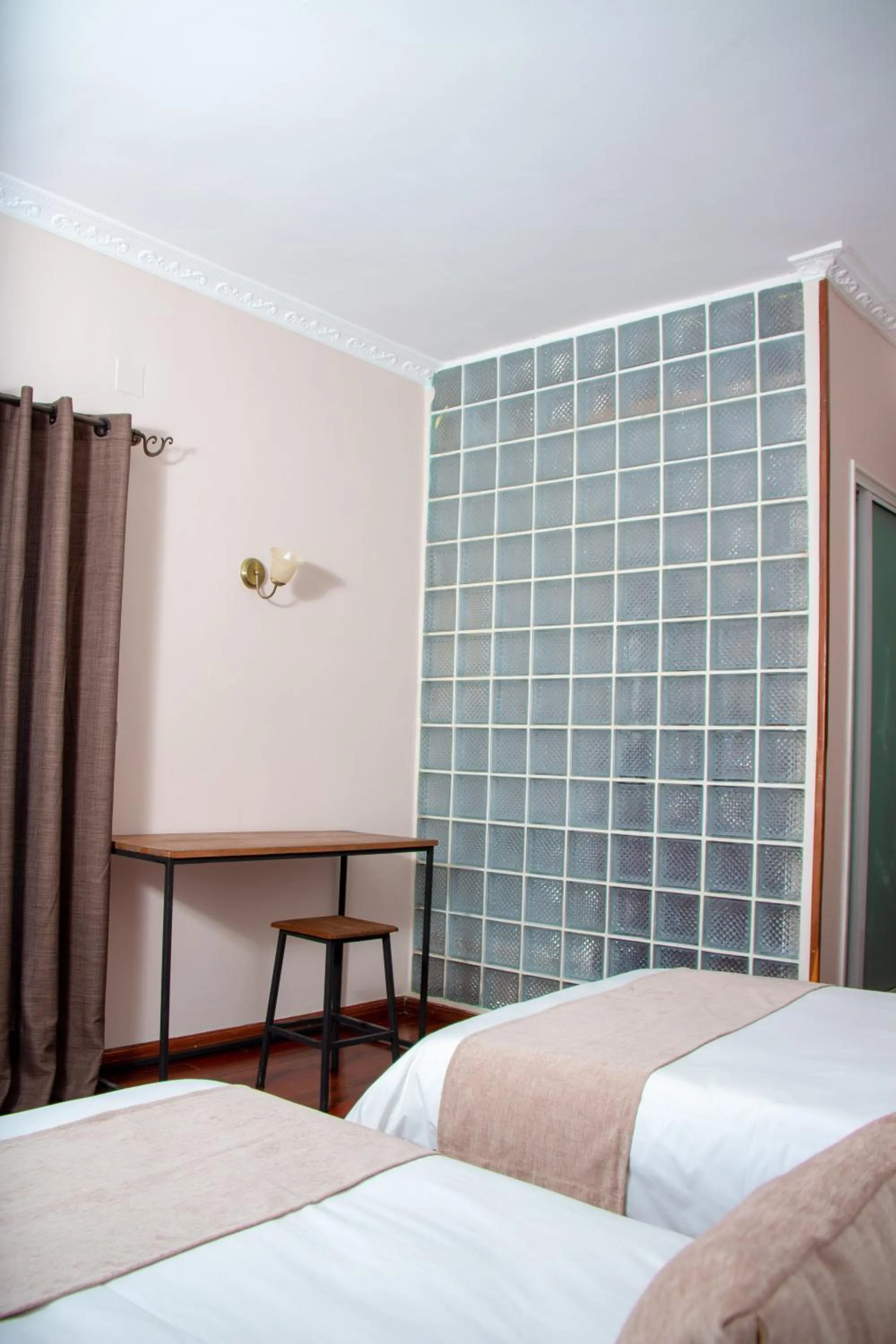 Bedroom, Bed in Hôtel Les 12 Collines, Ivato Aéroport