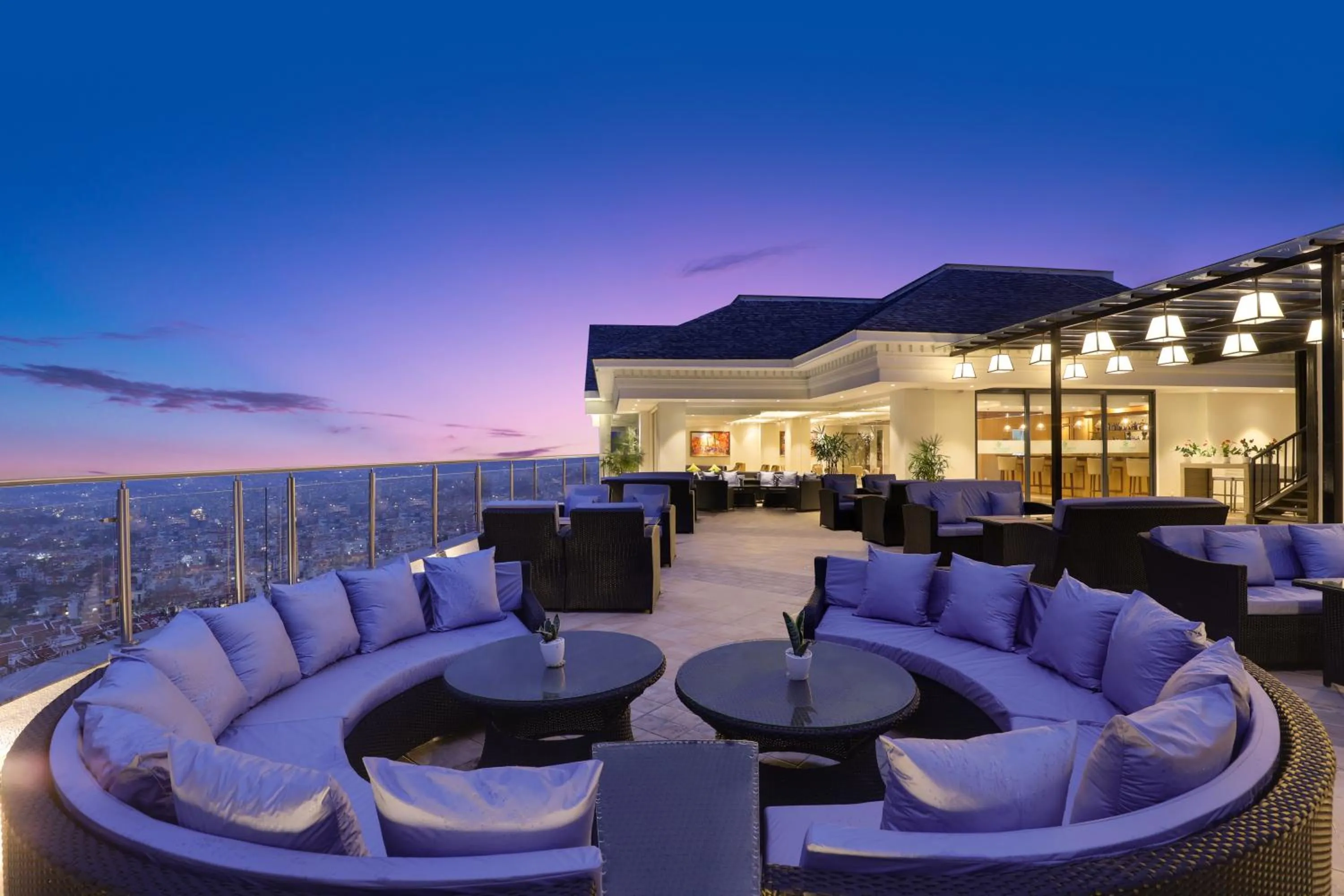 Lounge or bar in Lemon Tree Premier Budhanilkantha Kathmandu, Nepal