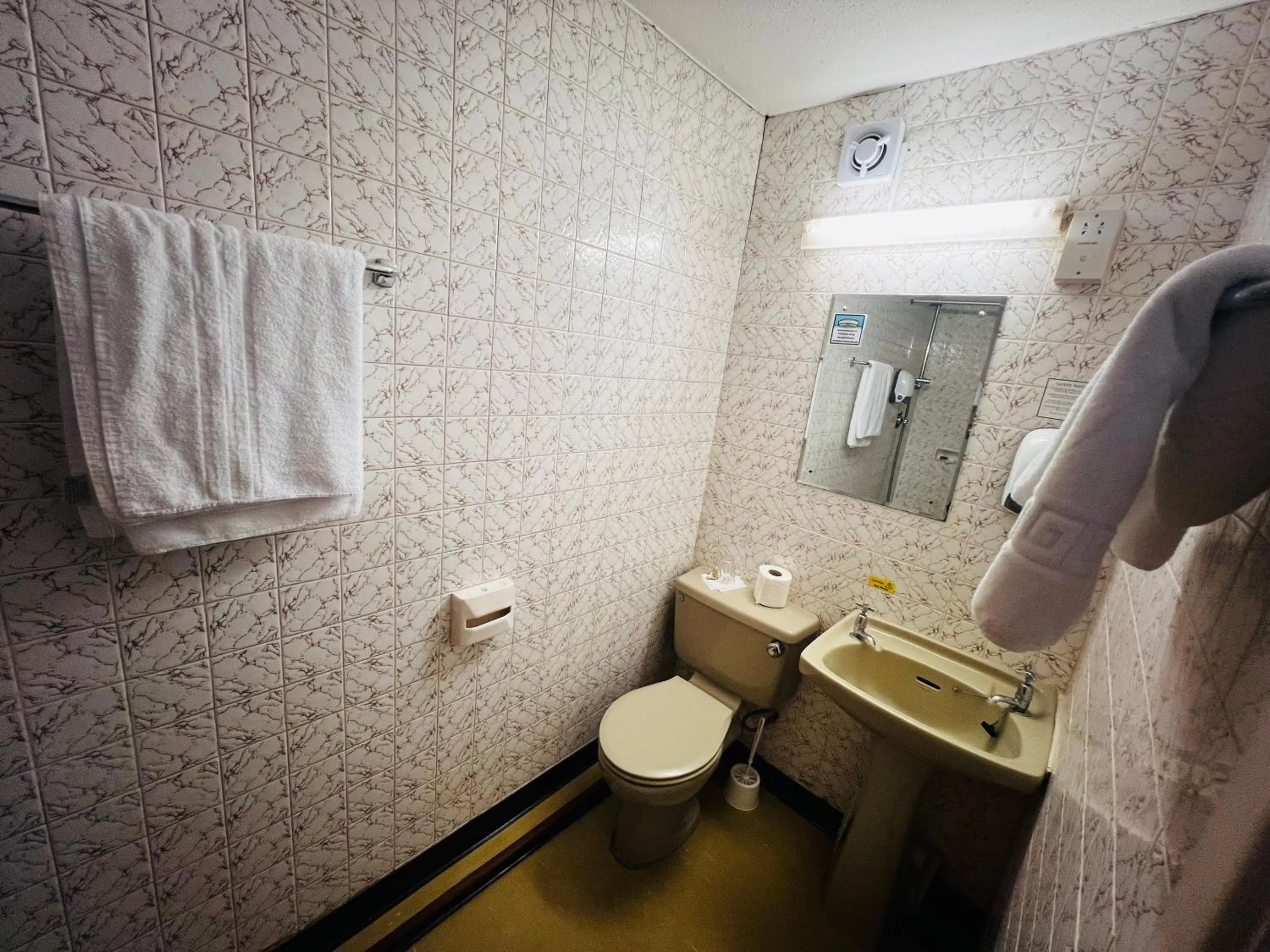 Bathroom in Ox Hotel Carlisle