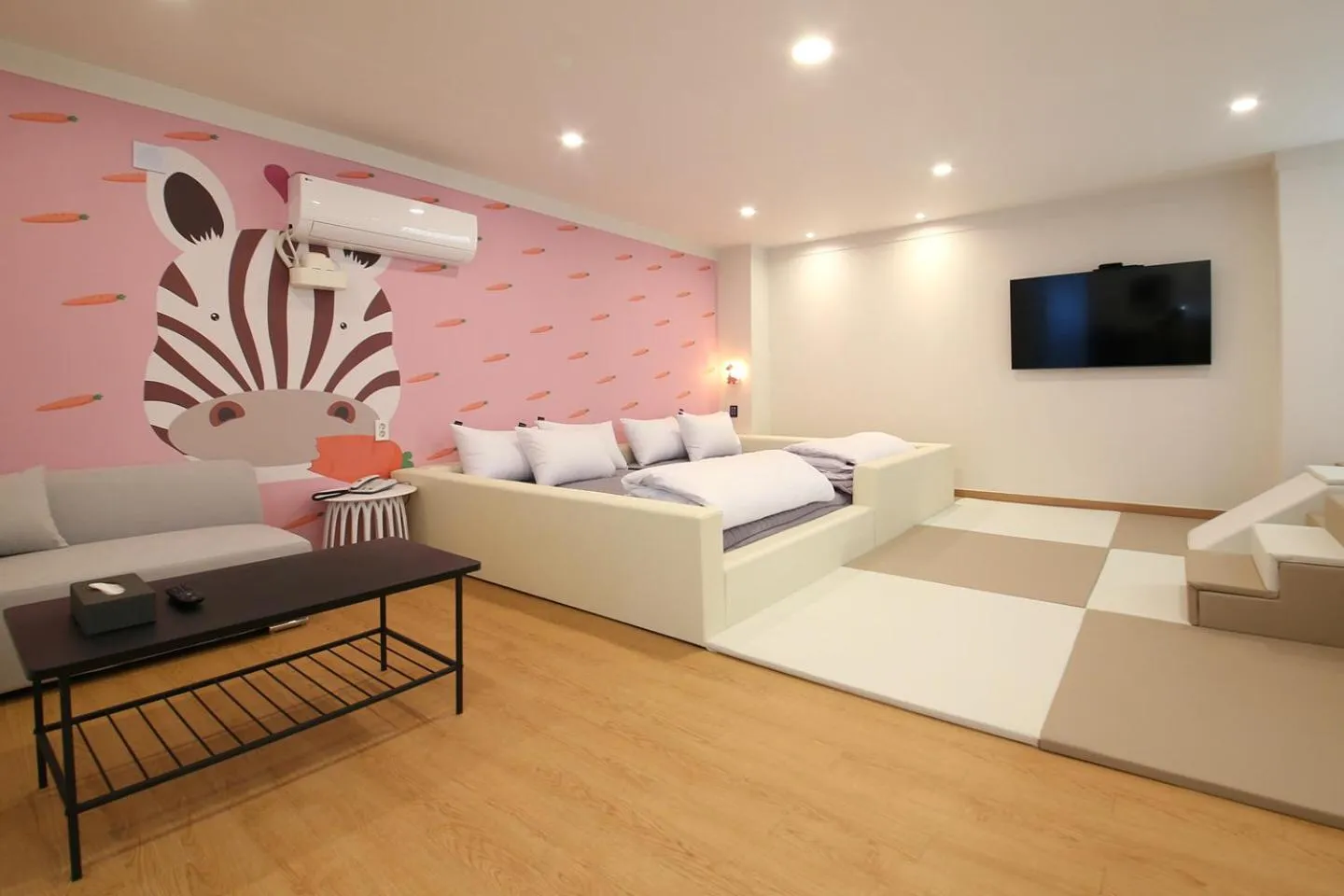 Decorative detail, Bed in MGM Hotel