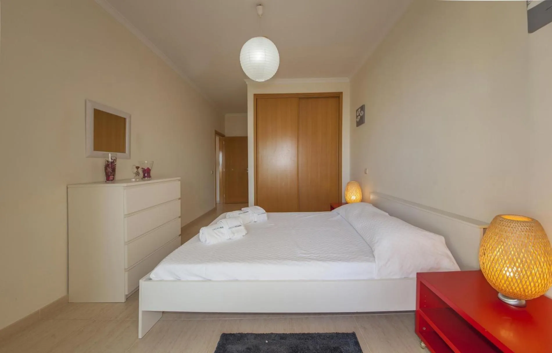 Floor plan, Bed in B44 - Alto do Quintao Central Apartment