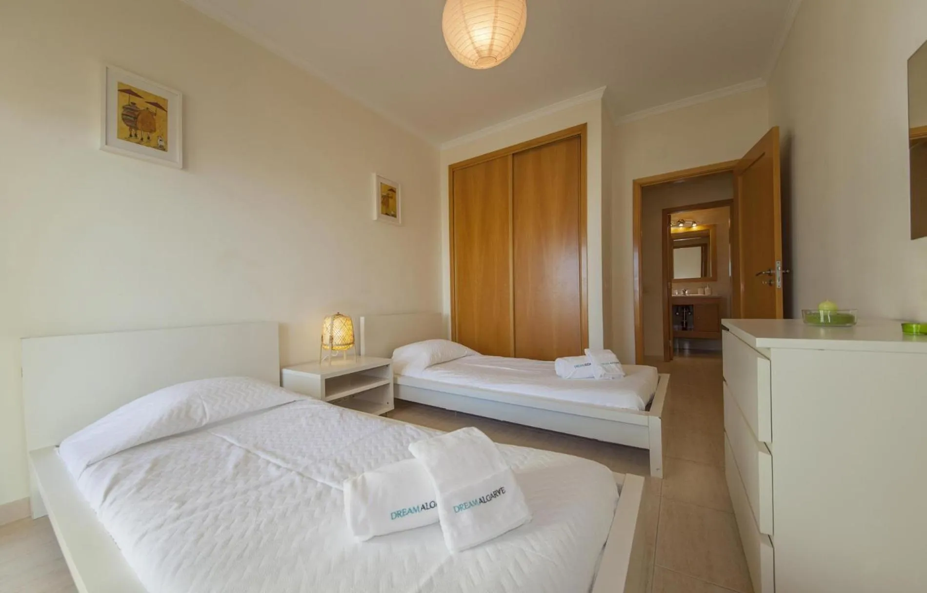 Floor plan, Bed in B44 - Alto do Quintao Central Apartment