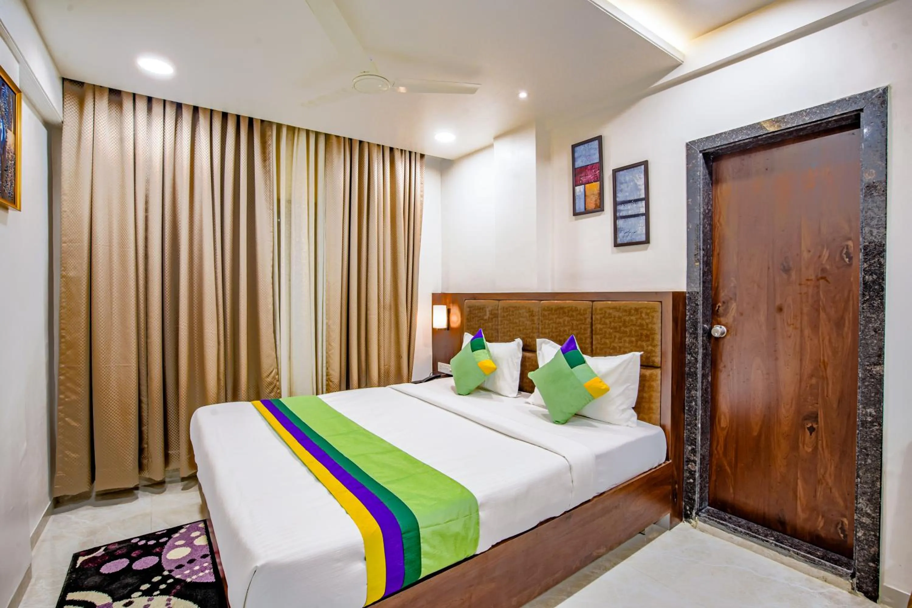 Bedroom, Bed in Treebo A1 Residency, Hingna T Point