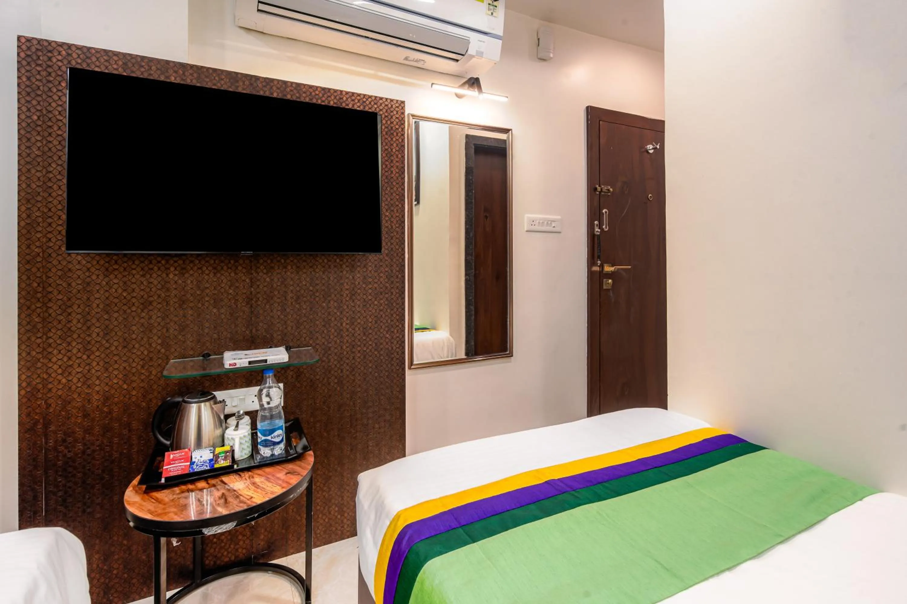 Bedroom, Bed in Treebo A1 Residency, Hingna T Point