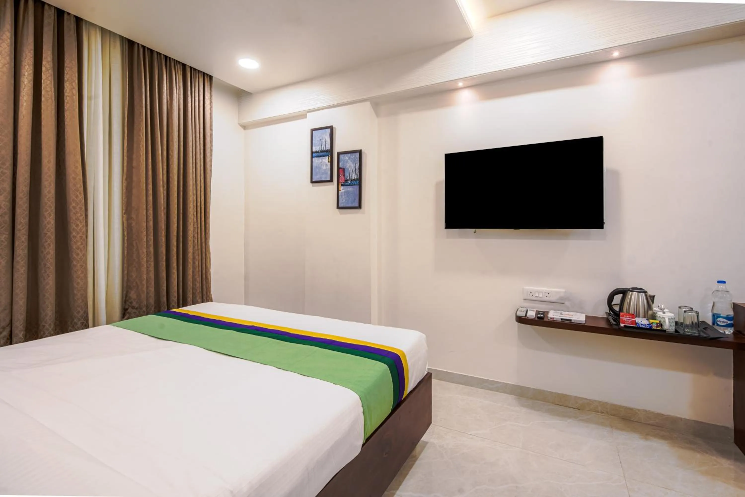 Bedroom, Bed in Treebo A1 Residency, Hingna T Point