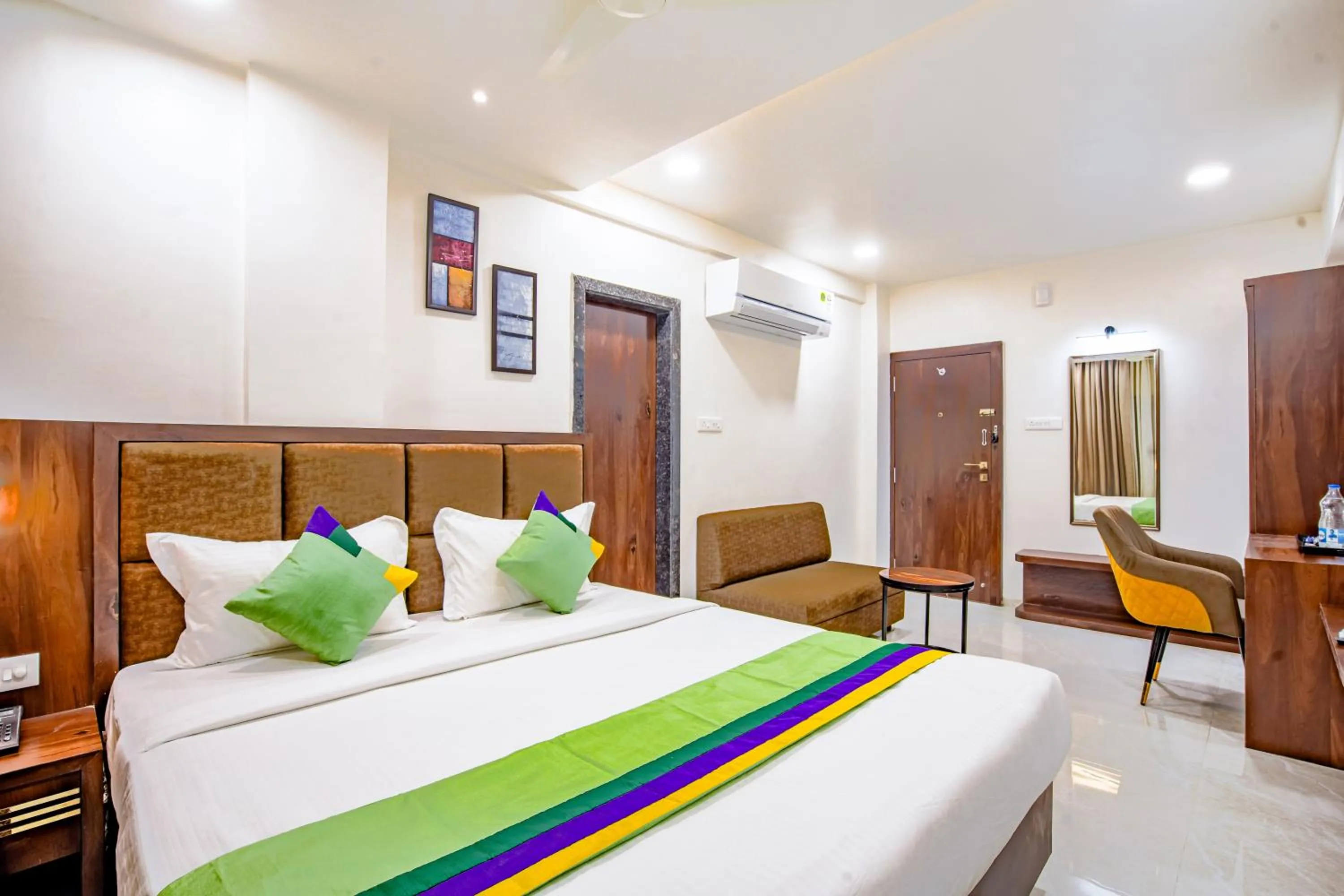 Bedroom, Bed in Treebo A1 Residency, Hingna T Point