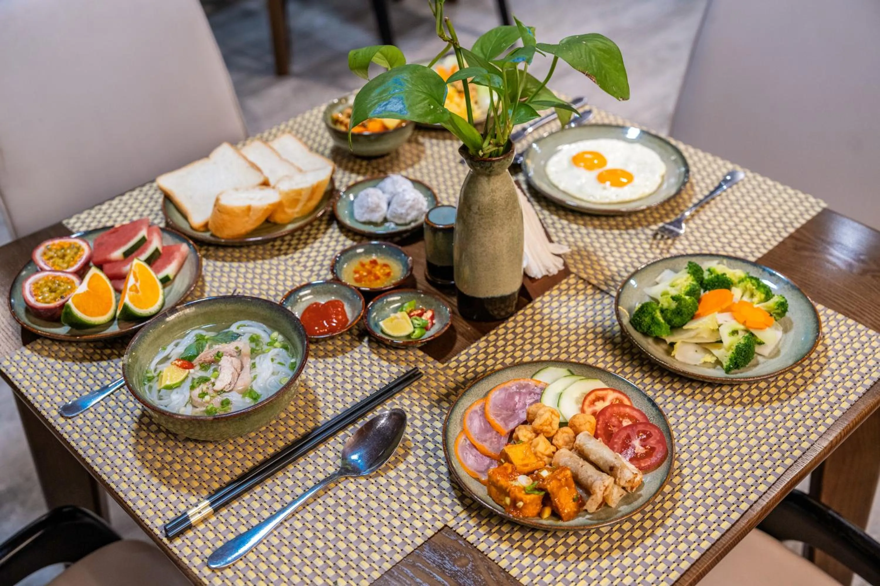 Restaurant/places to eat in Mixay Boutique Hotel Da Nang