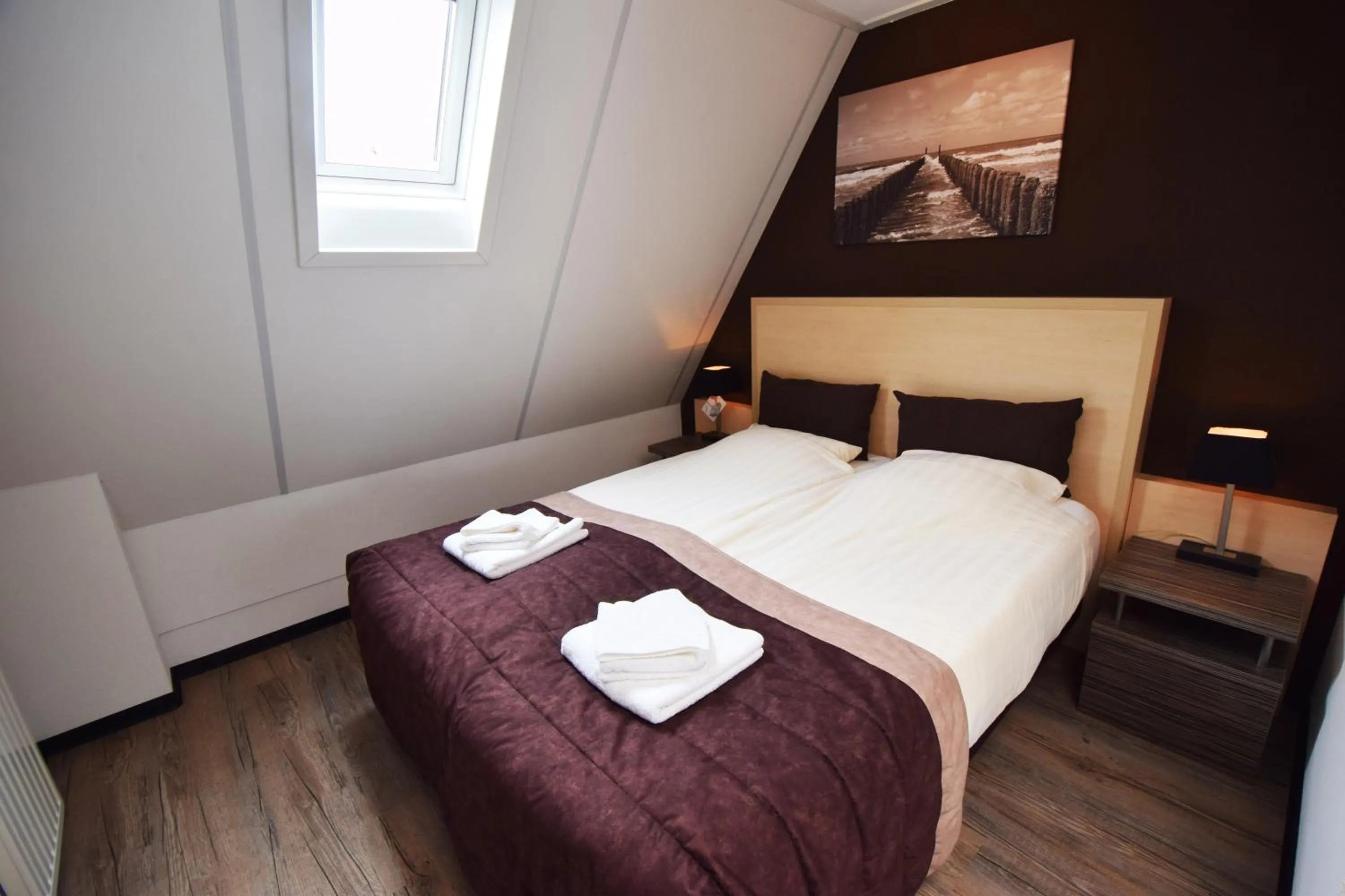 Day, Bed in Hotel Noordzee