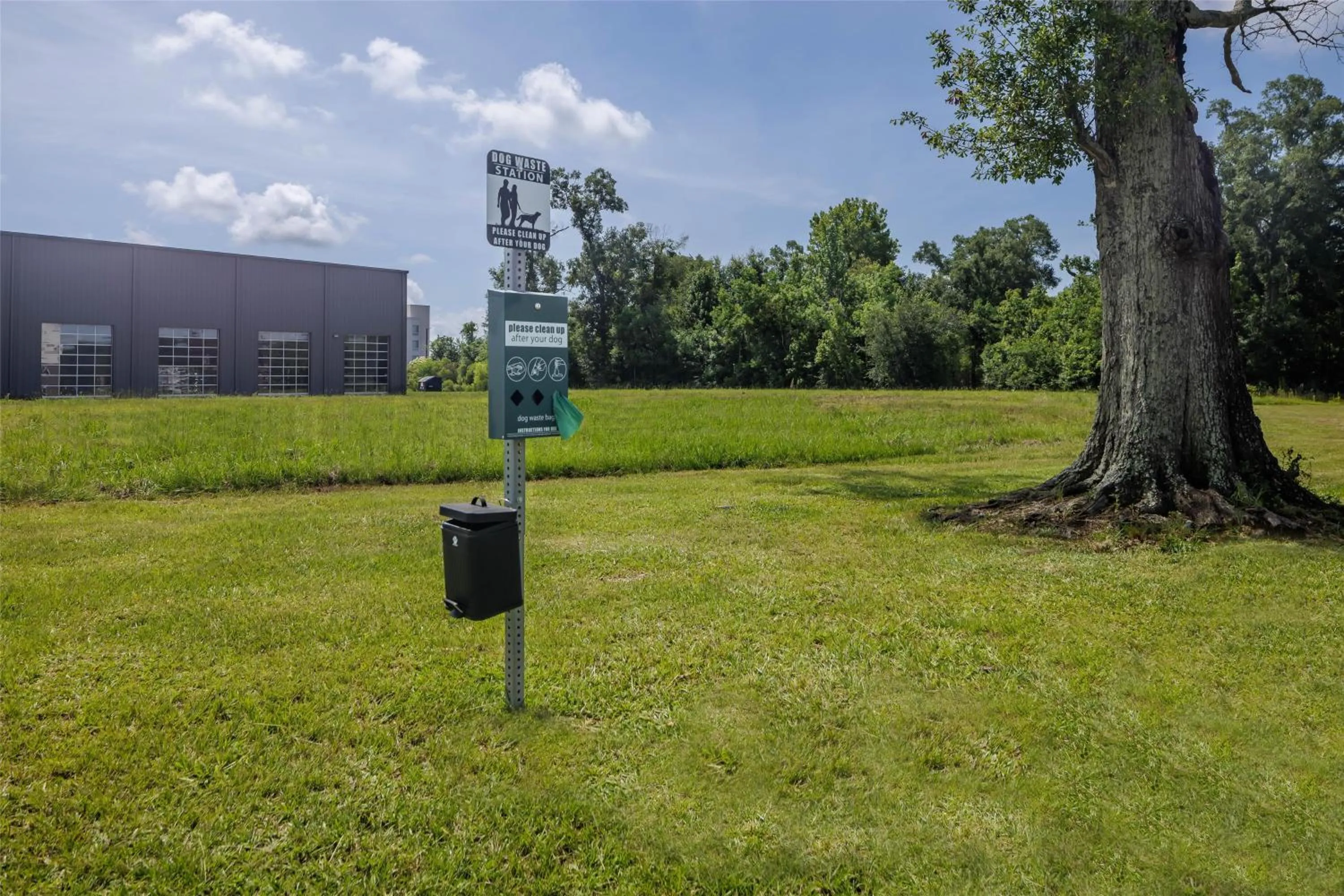 Property building in Motel 6 Gonzales, LA Baton Rouge Geismar Prairieville I 10