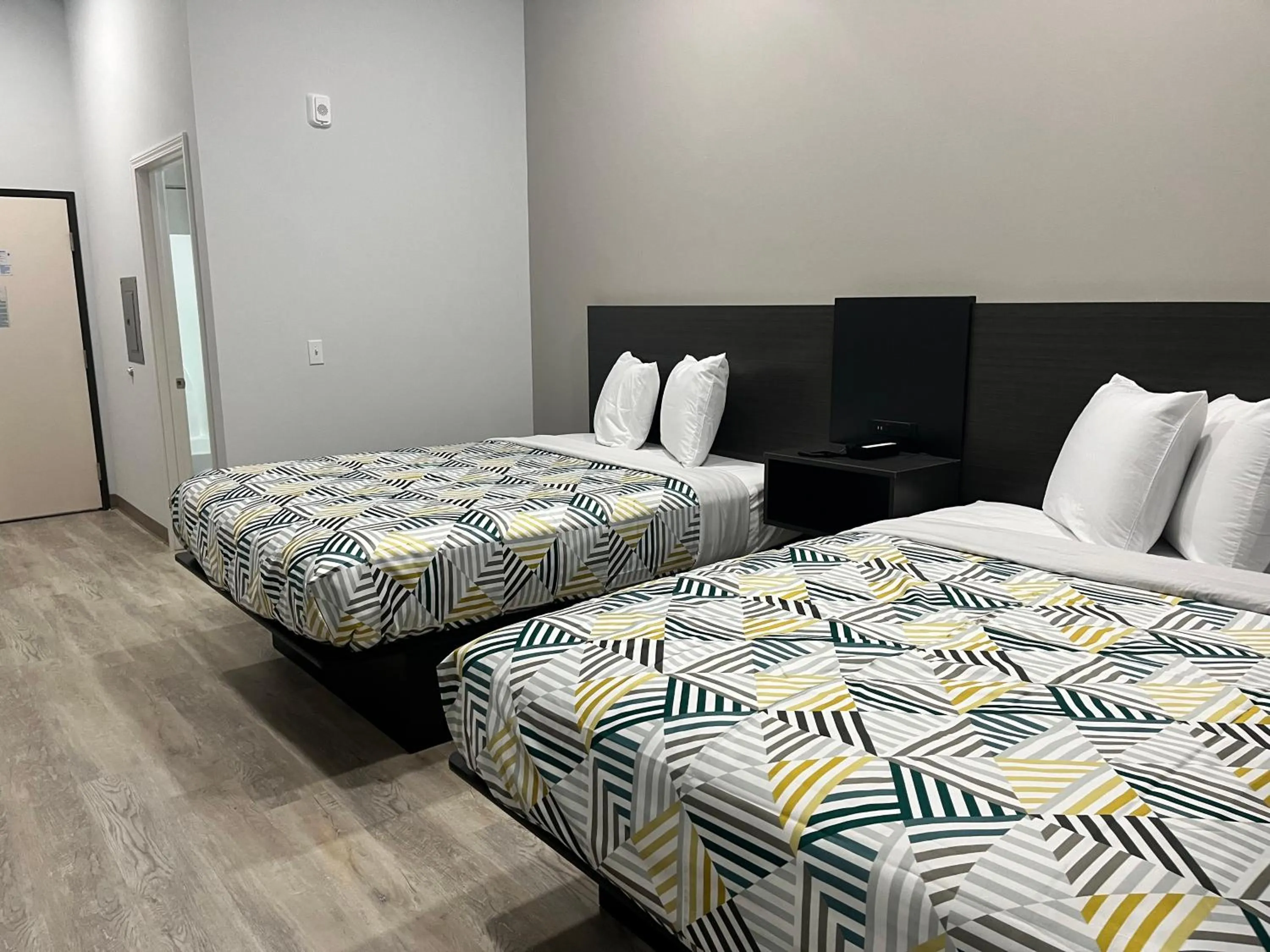 Bedroom, Bed in Motel 6 Gonzales, LA Baton Rouge Geismar Prairieville I 10