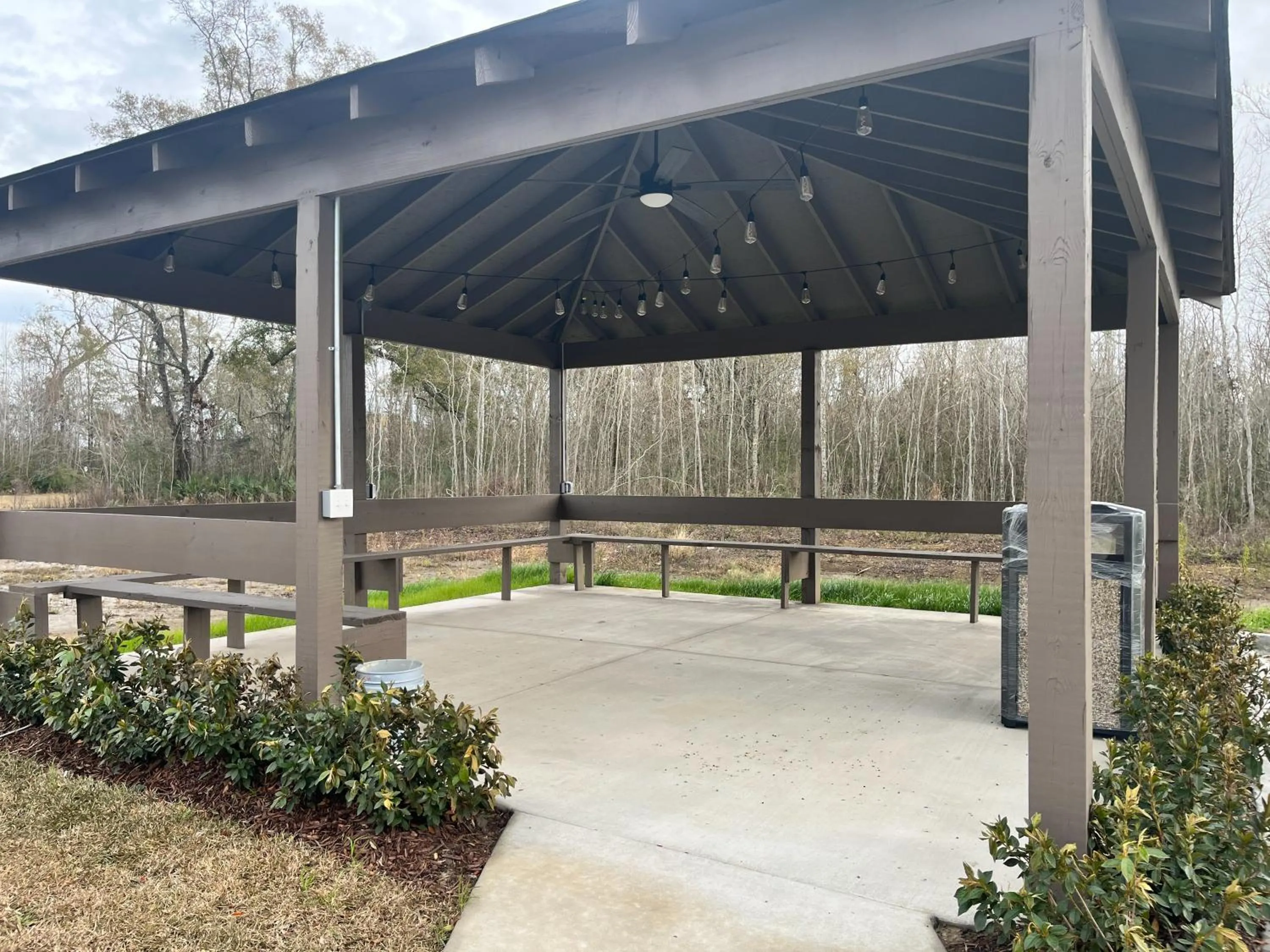 Property building in Motel 6 Gonzales, LA Baton Rouge Geismar Prairieville I 10