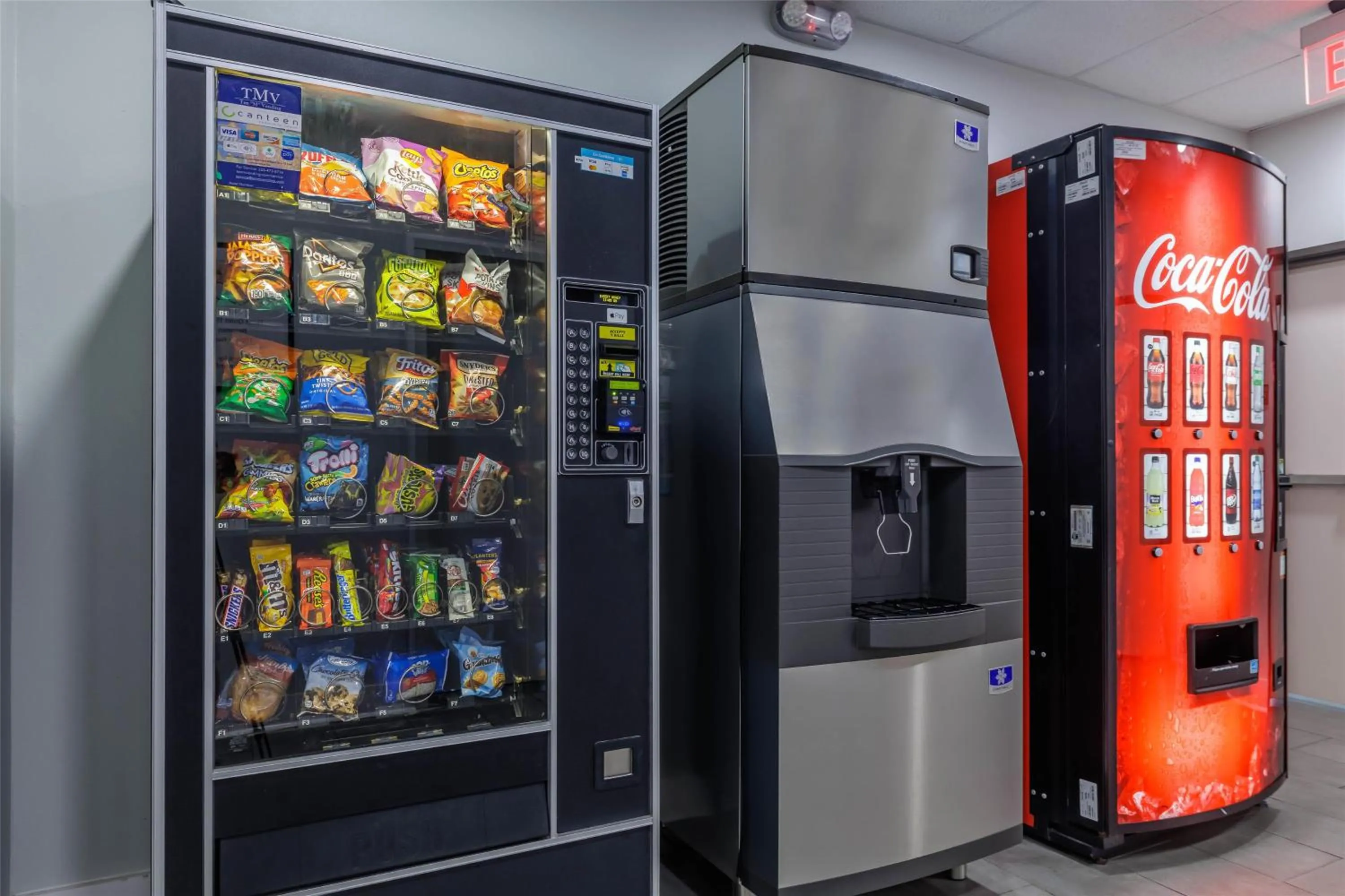 Property building in Studio 6 Gonzales, LA Baton Rouge Geismar Prairieville I 10