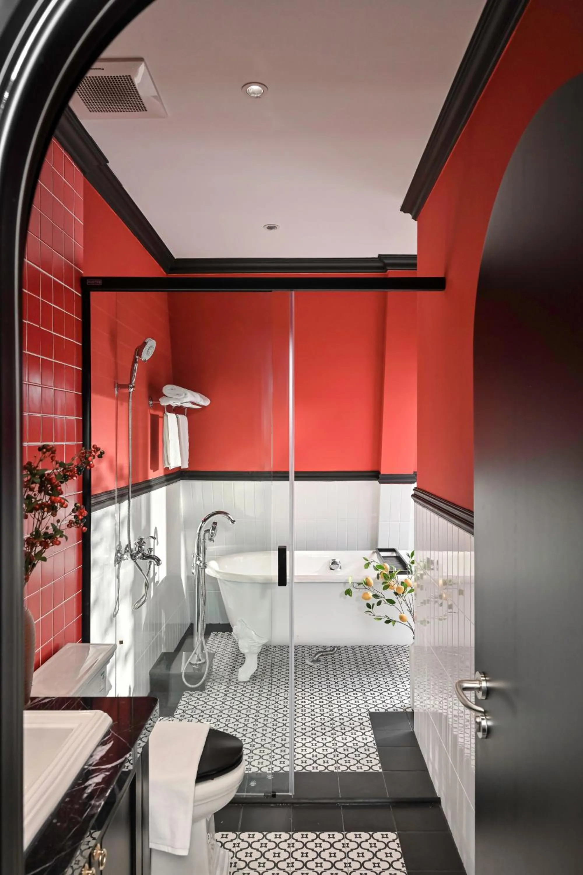 Shower in Thiên Ân Boutique Hotel