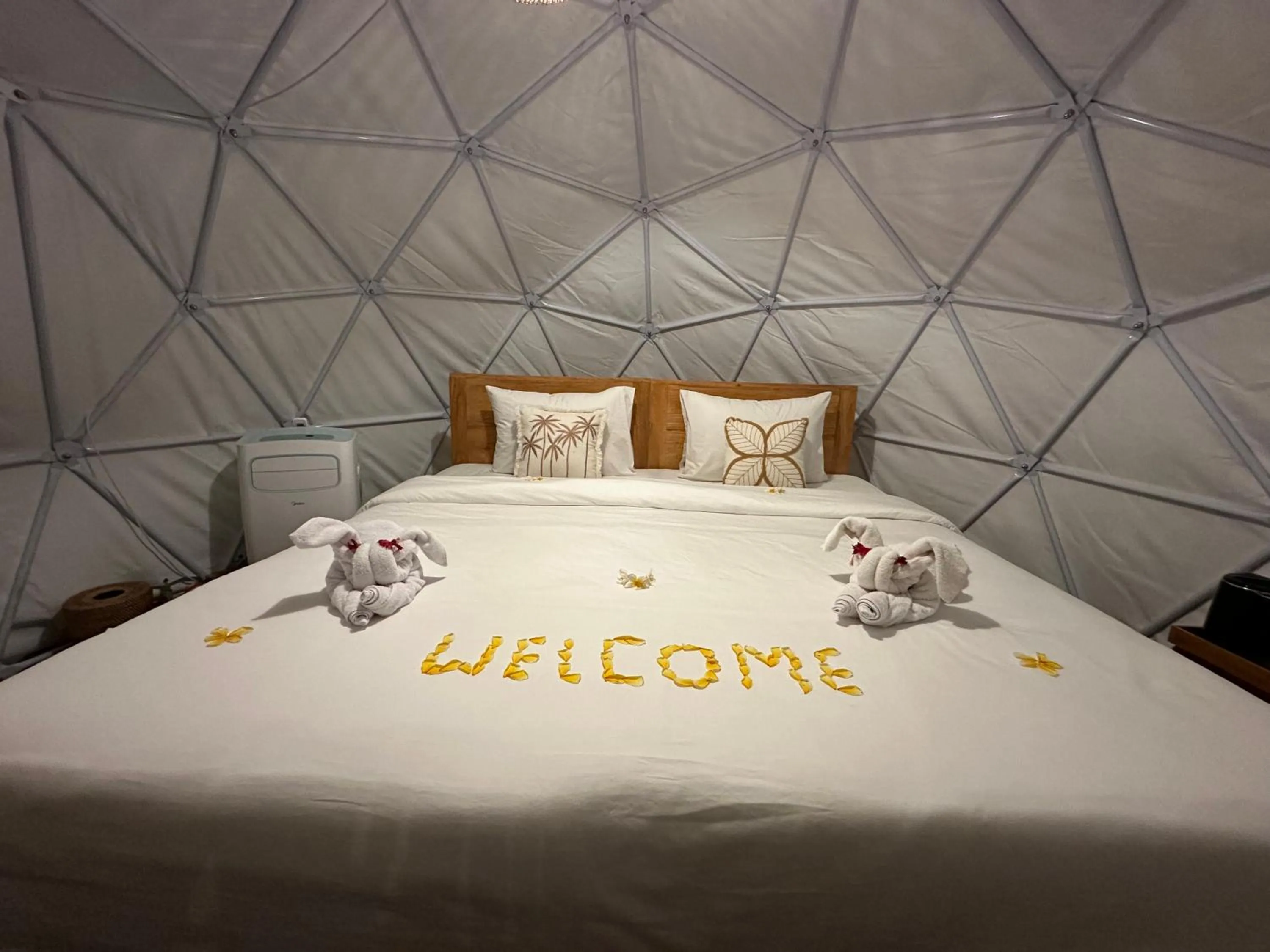 Bed in Glamping @ Pebbles & Fins