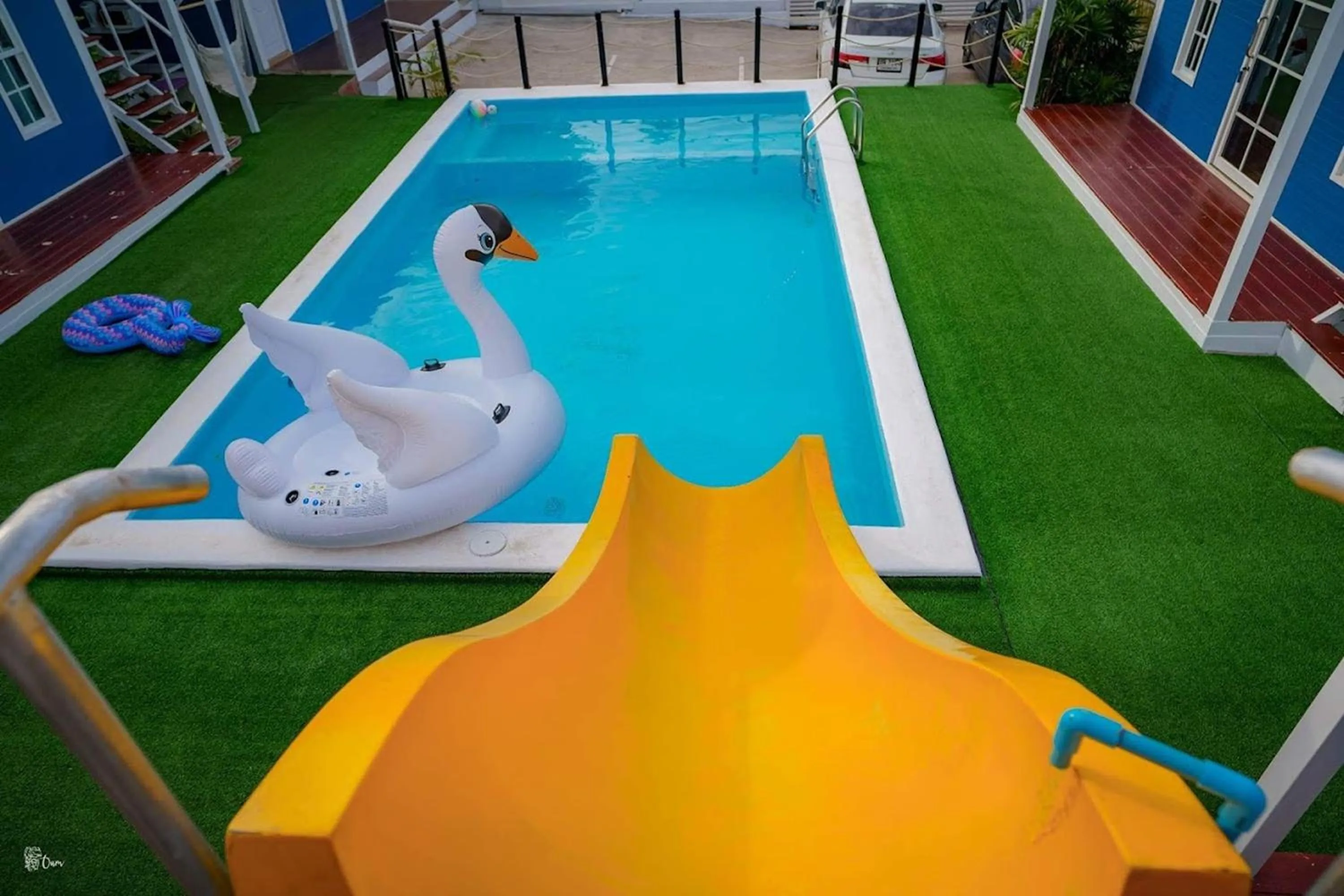 Swimming pool in Bluvilla Sattahip