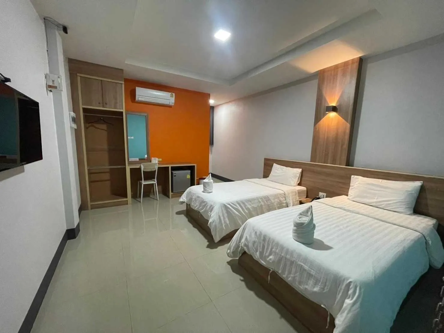 Bedroom, Bed in Nakarin Hotel