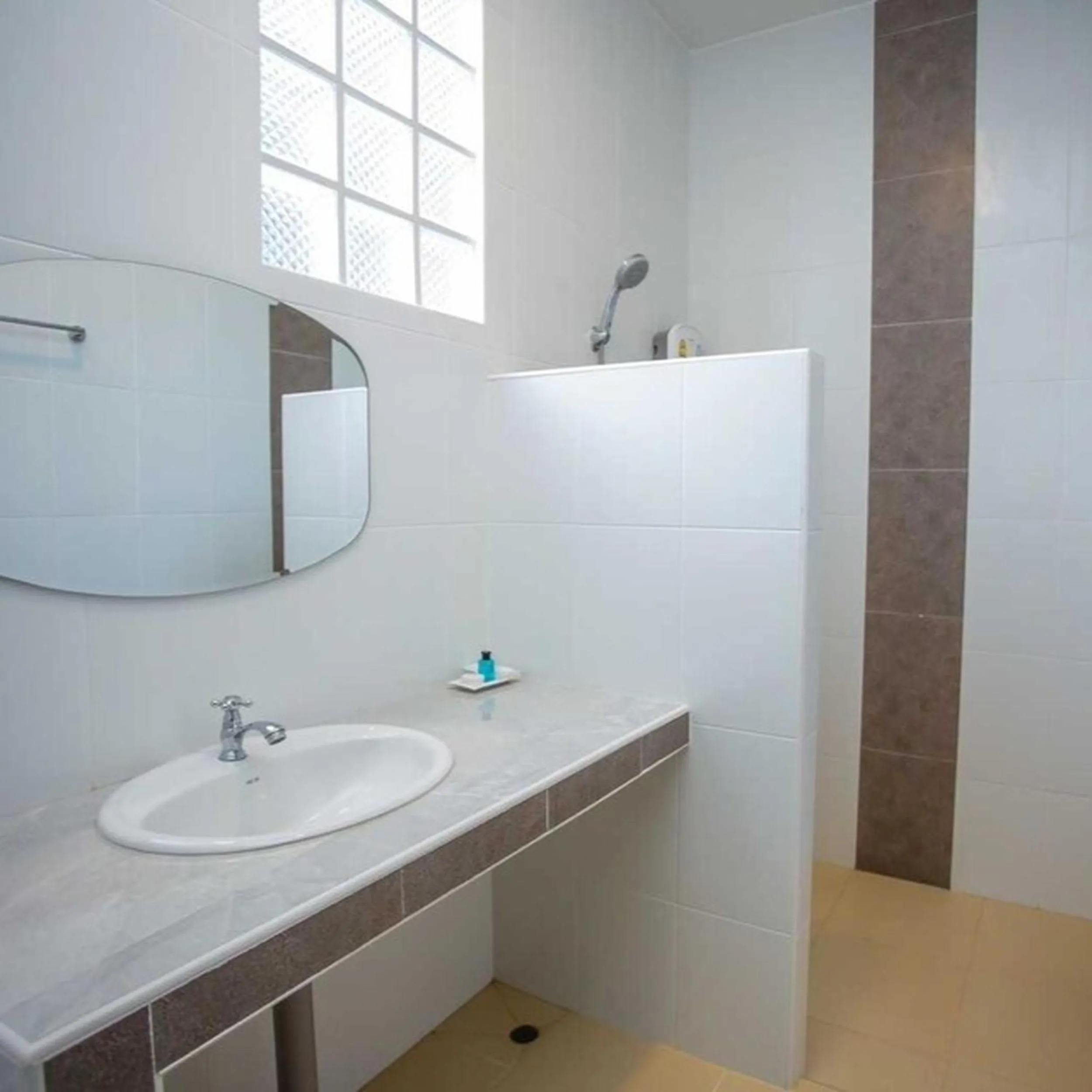 Bathroom in Nakarin Hotel