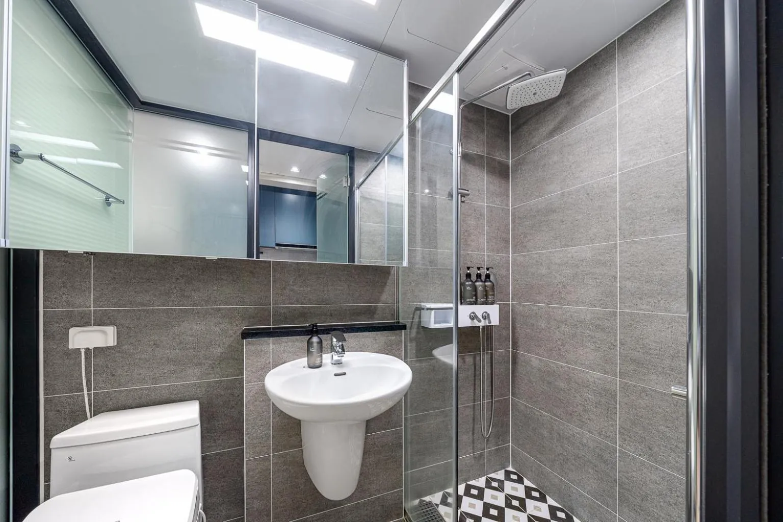 Toilet in Urbanstay Sokcho Beach AB