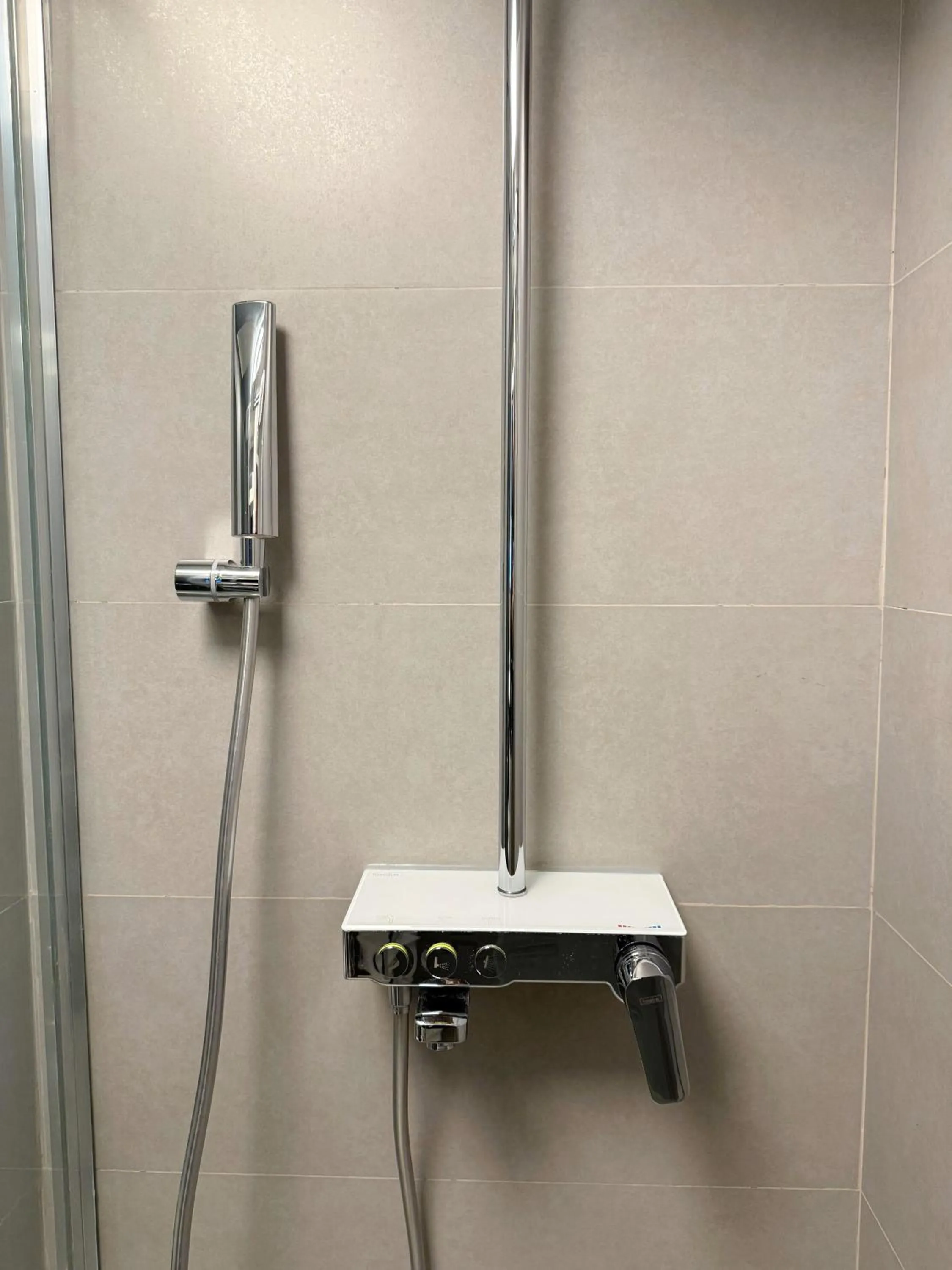Shower in The Yalı Konak Hotel İzmir