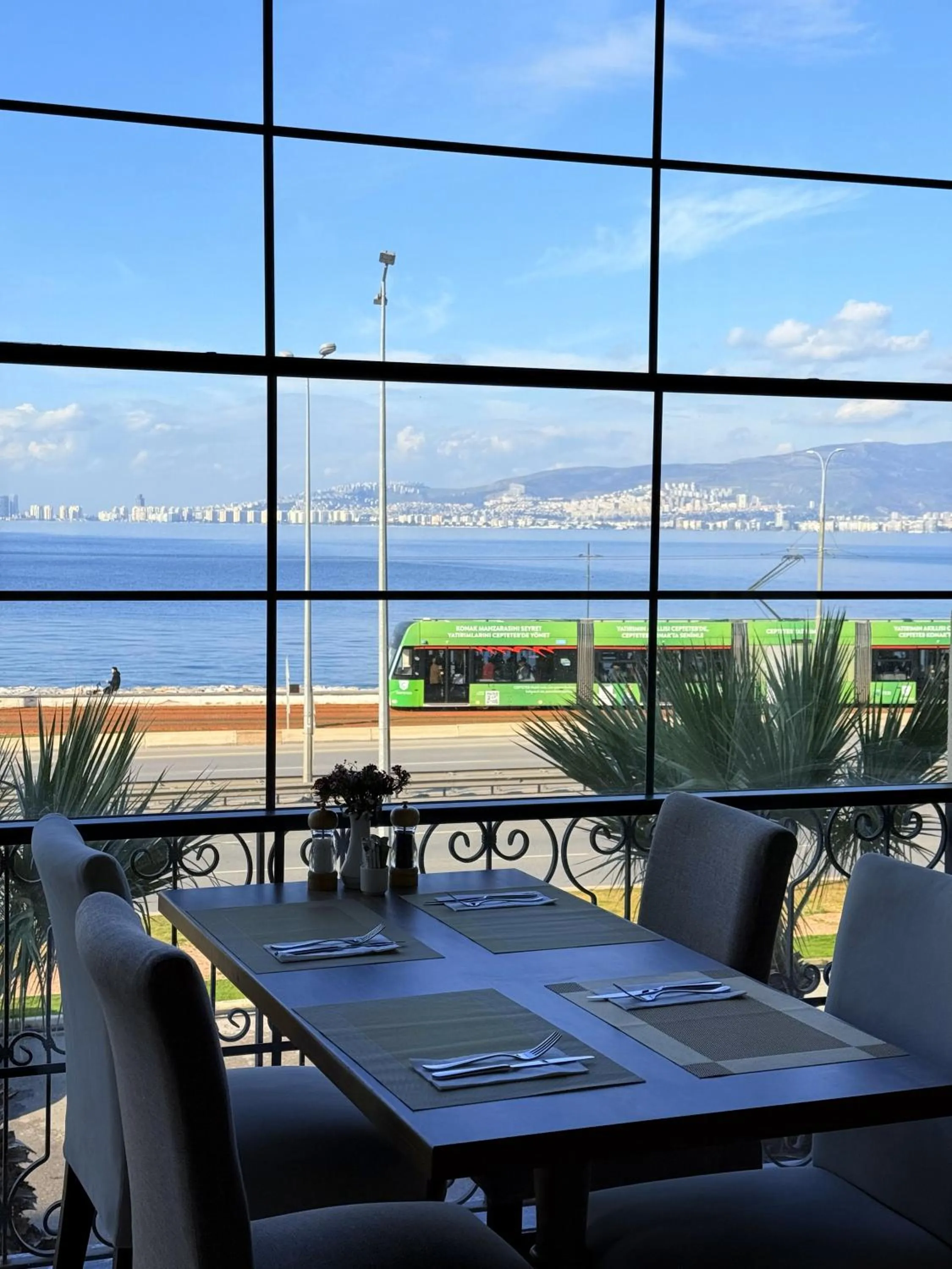 Dining area in The Yalı Konak Hotel İzmir
