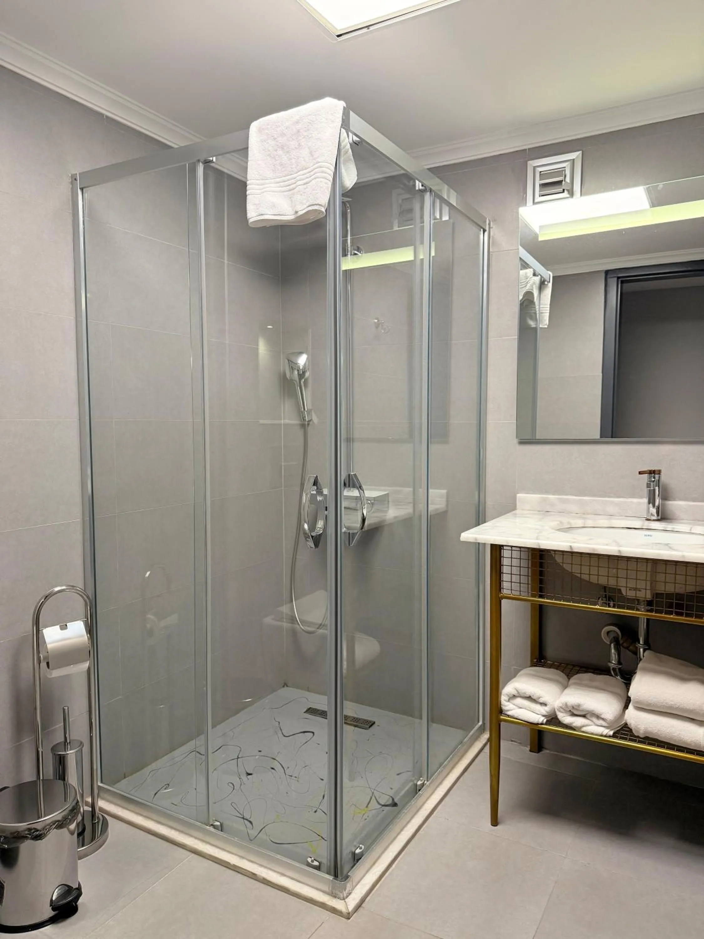 Bathroom in The Yalı Konak Hotel İzmir