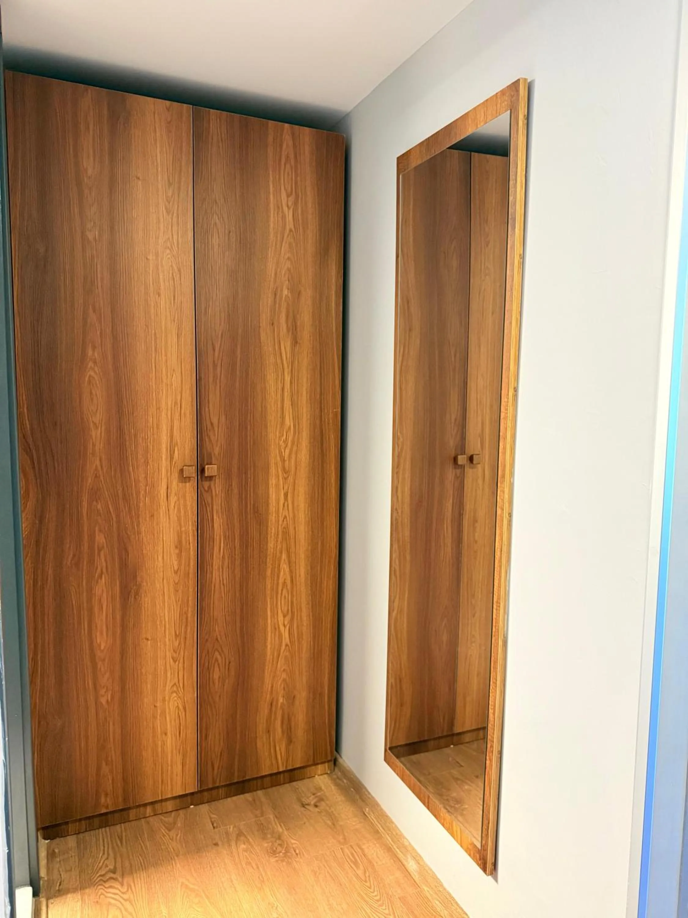 wardrobe in The Yalı Konak Hotel İzmir