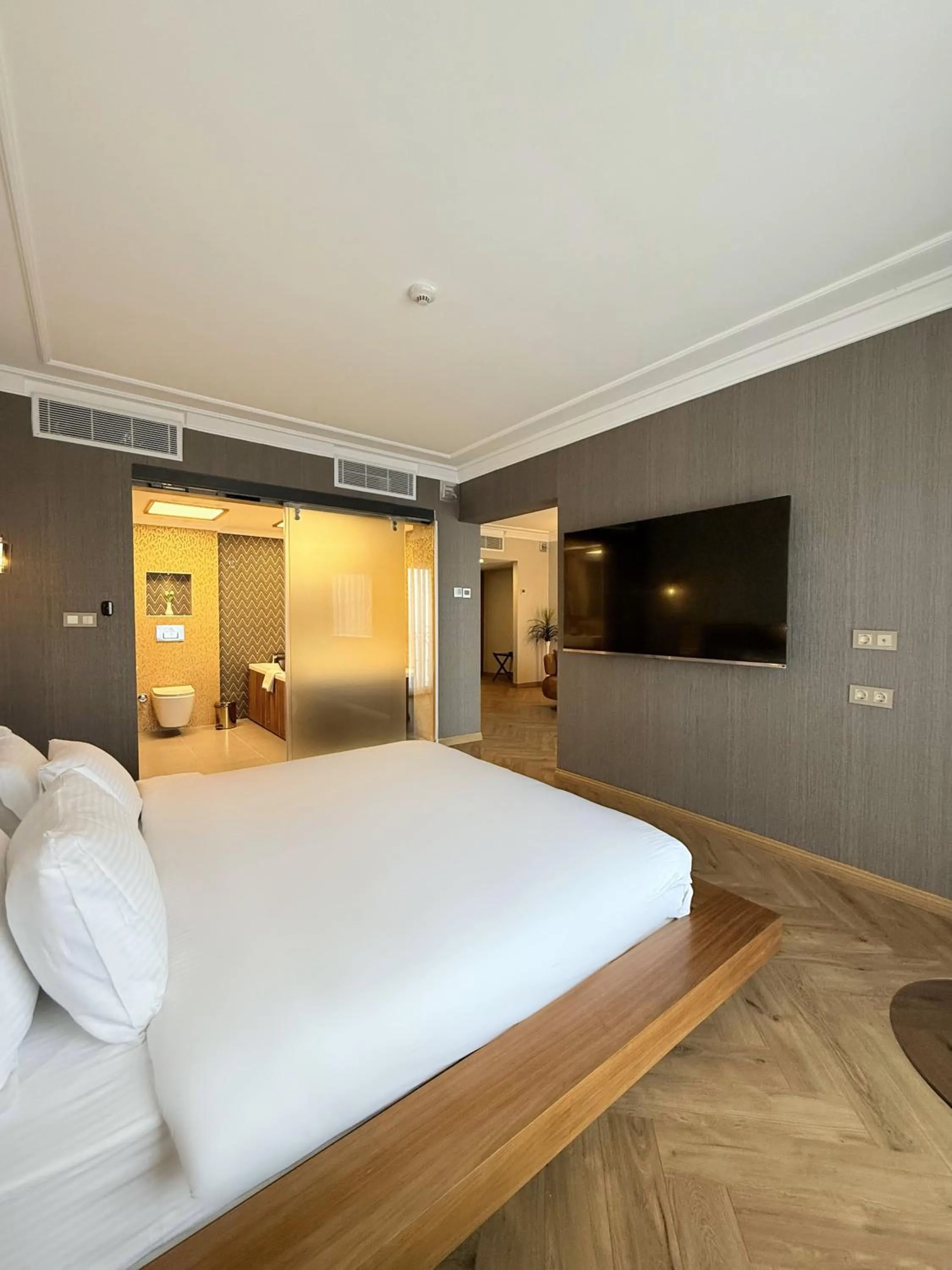 Bedroom, Bed in The Yalı Konak Hotel İzmir