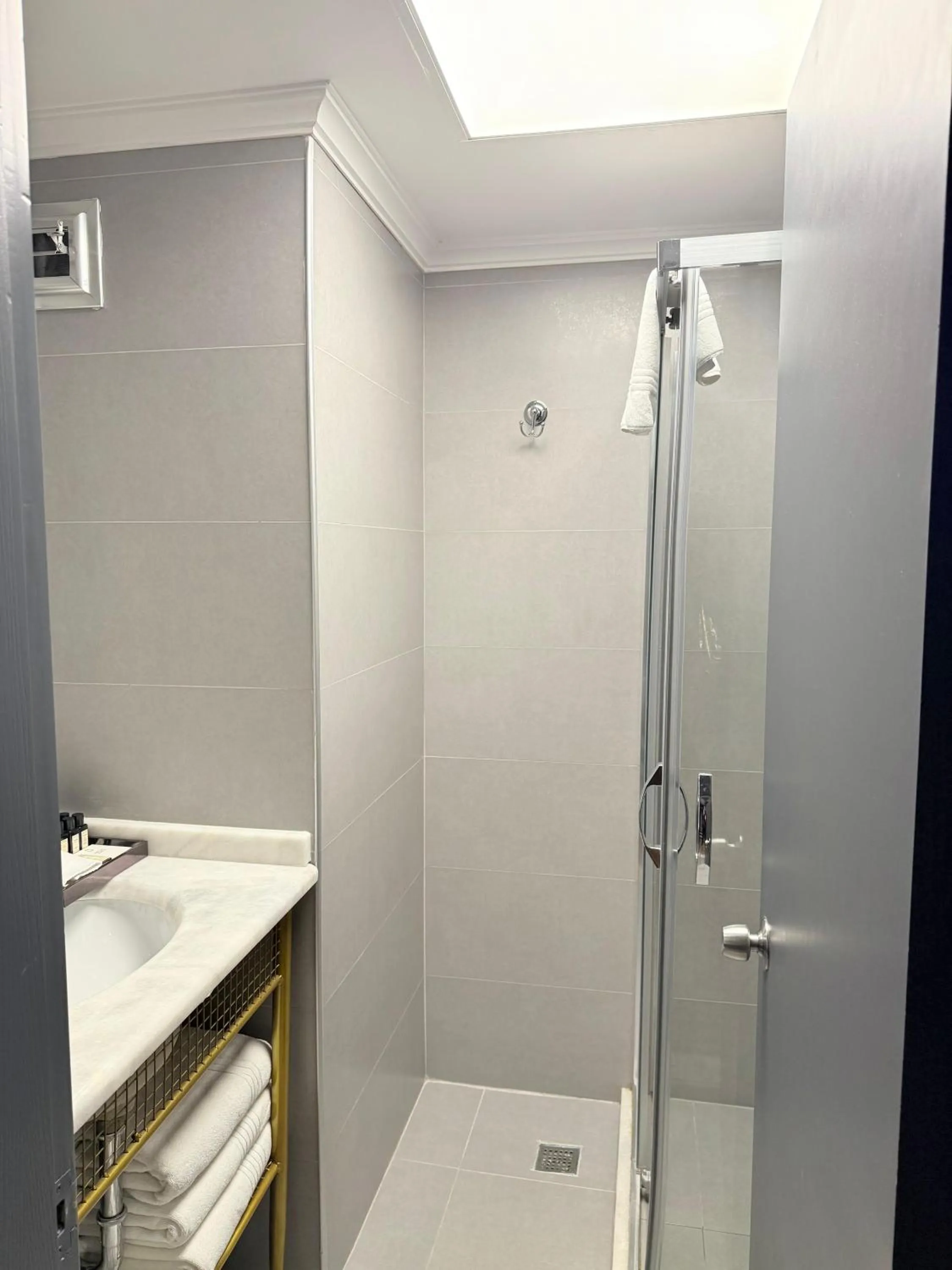 Bathroom in The Yalı Konak Hotel İzmir