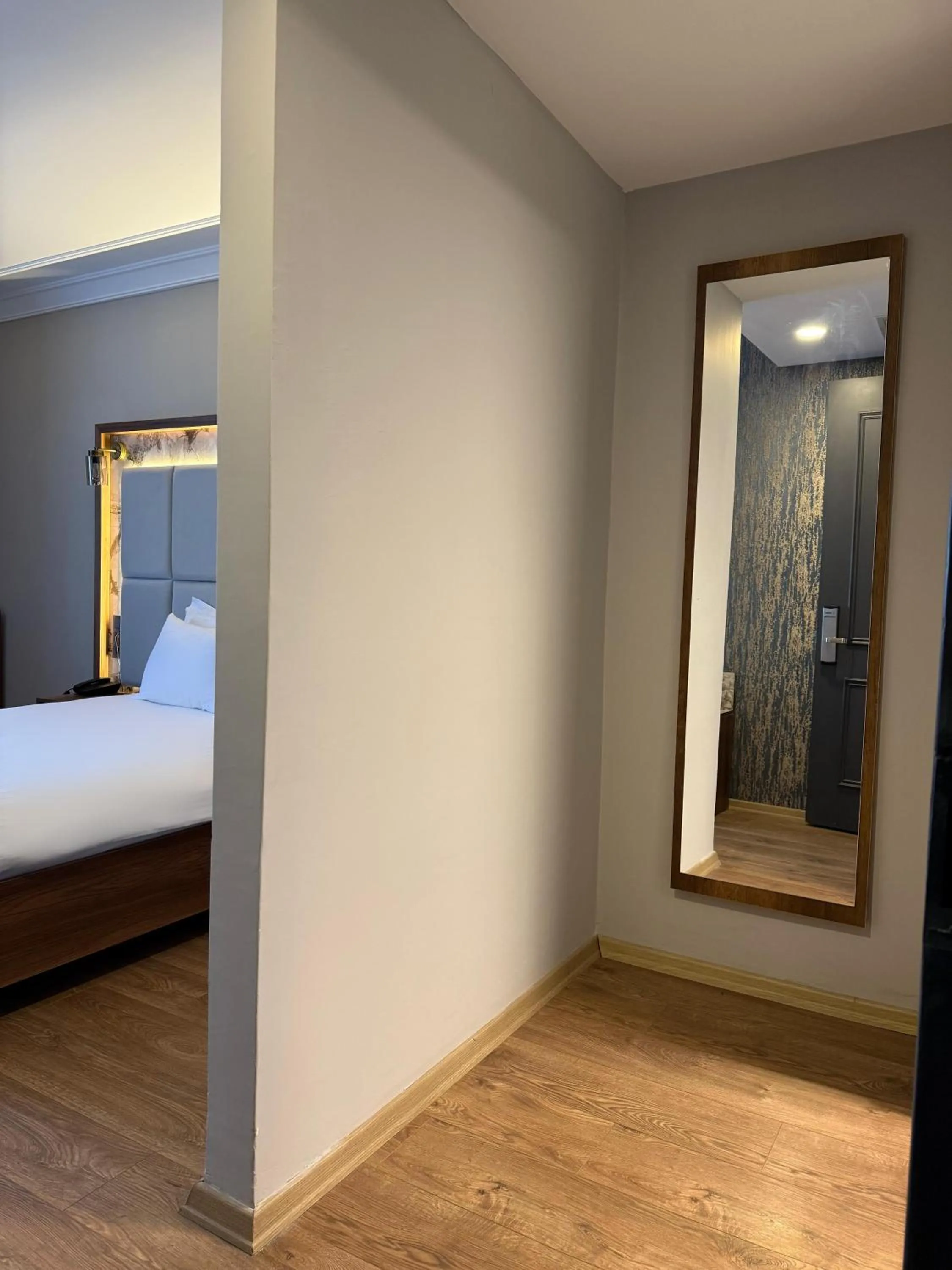 Photo of the whole room, Bed in The Yalı Konak Hotel İzmir