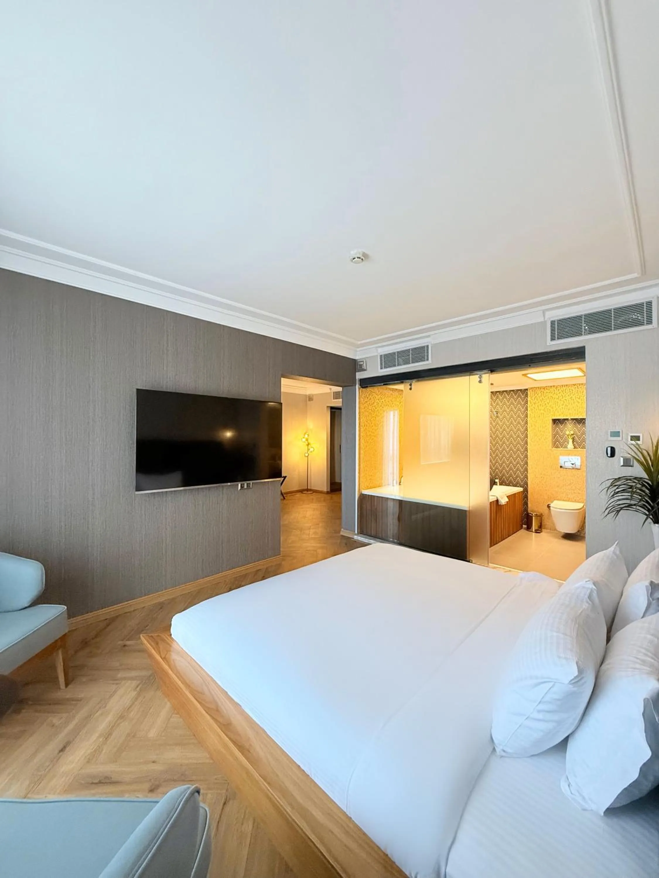 Bedroom, Bed in The Yalı Konak Hotel İzmir