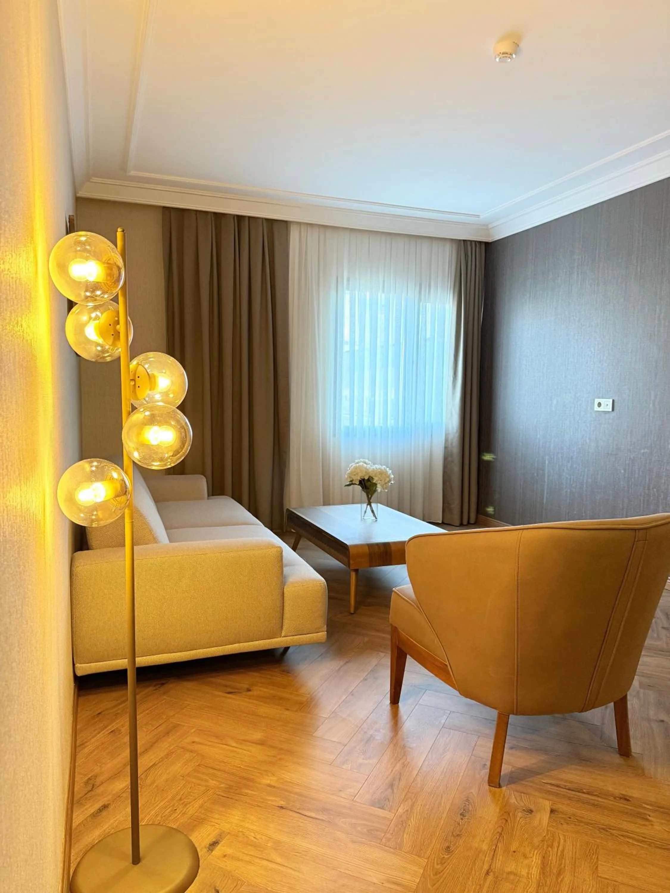 Living room, Bed in The Yalı Konak Hotel İzmir